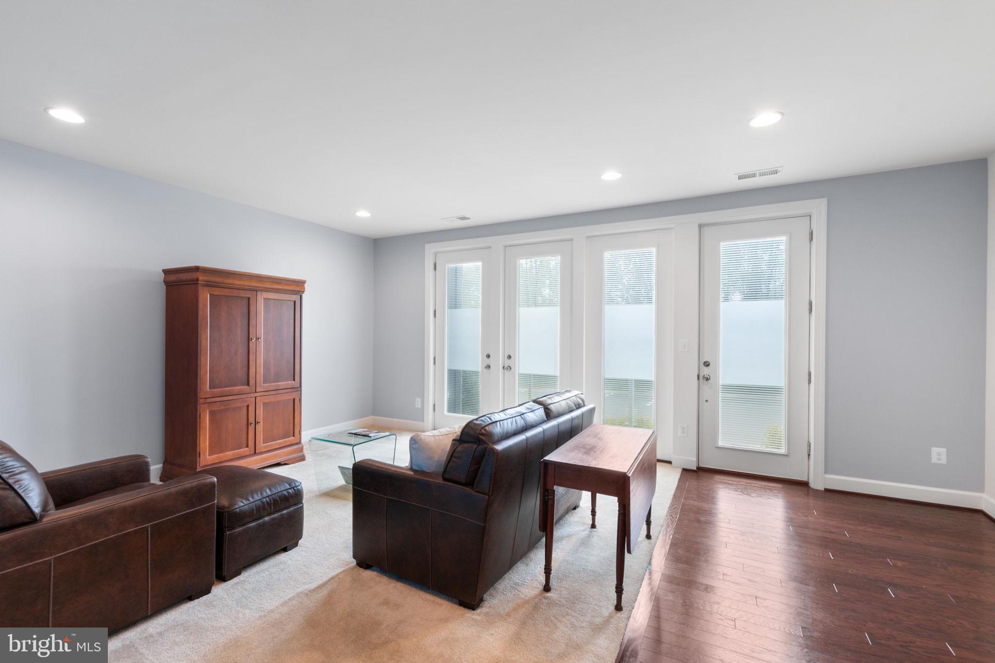 GARDEN DISTRICT AT BRAMBLETON TOWN CENTER - Residential