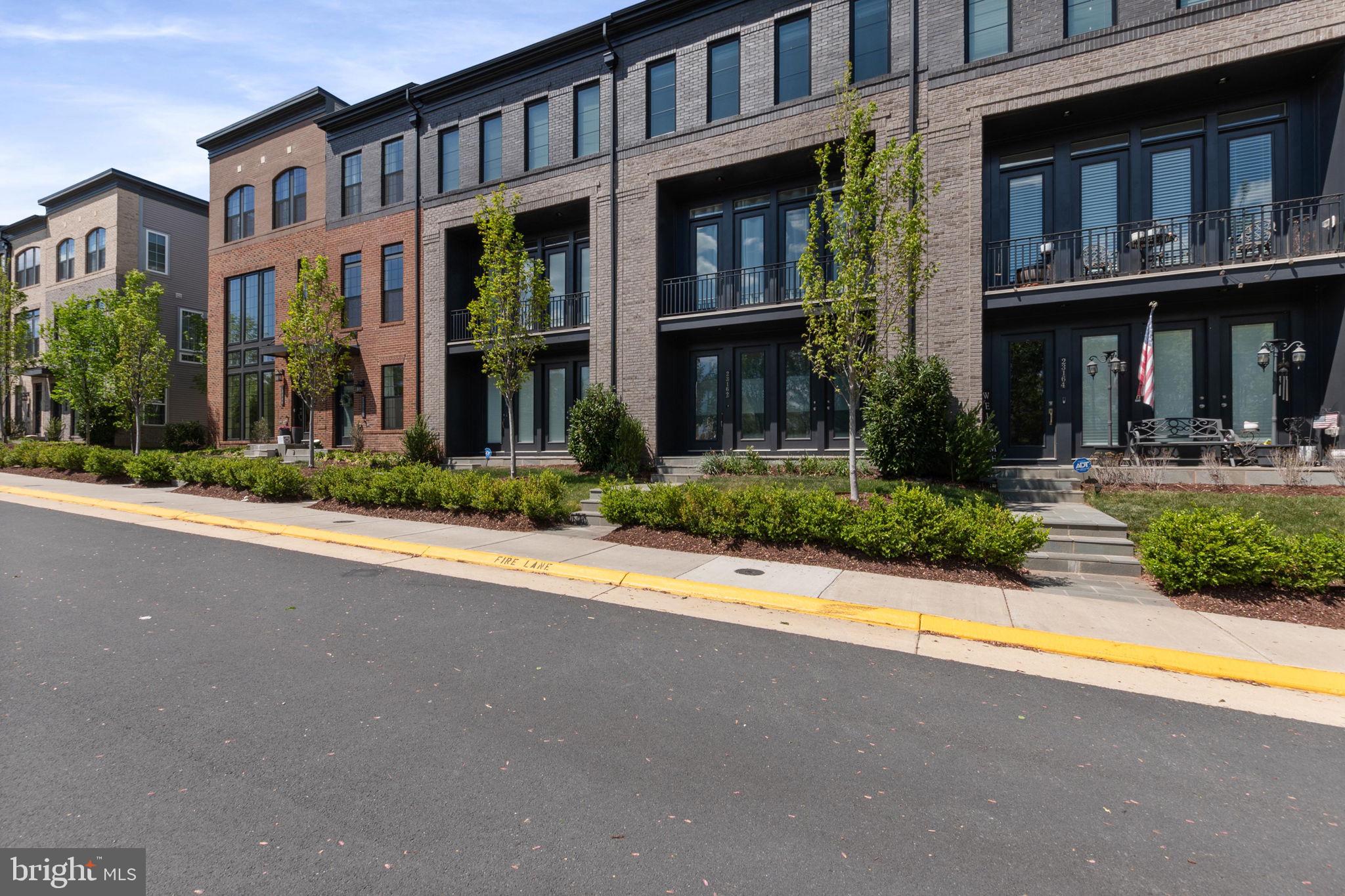 GARDEN DISTRICT AT BRAMBLETON TOWN CENTER - Residential