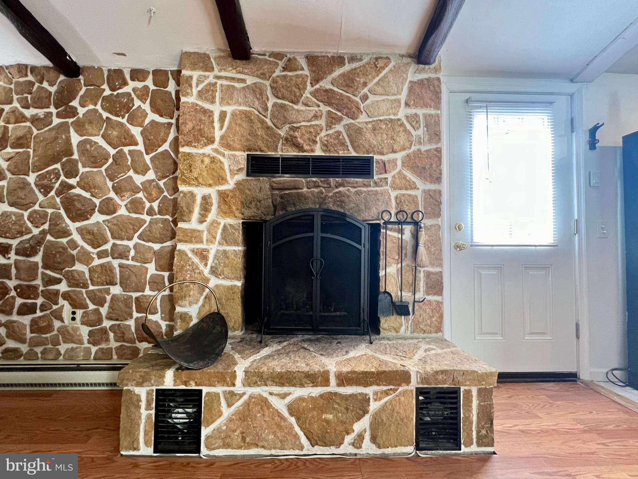 SLEEPY HOLLOW - Residential Lease