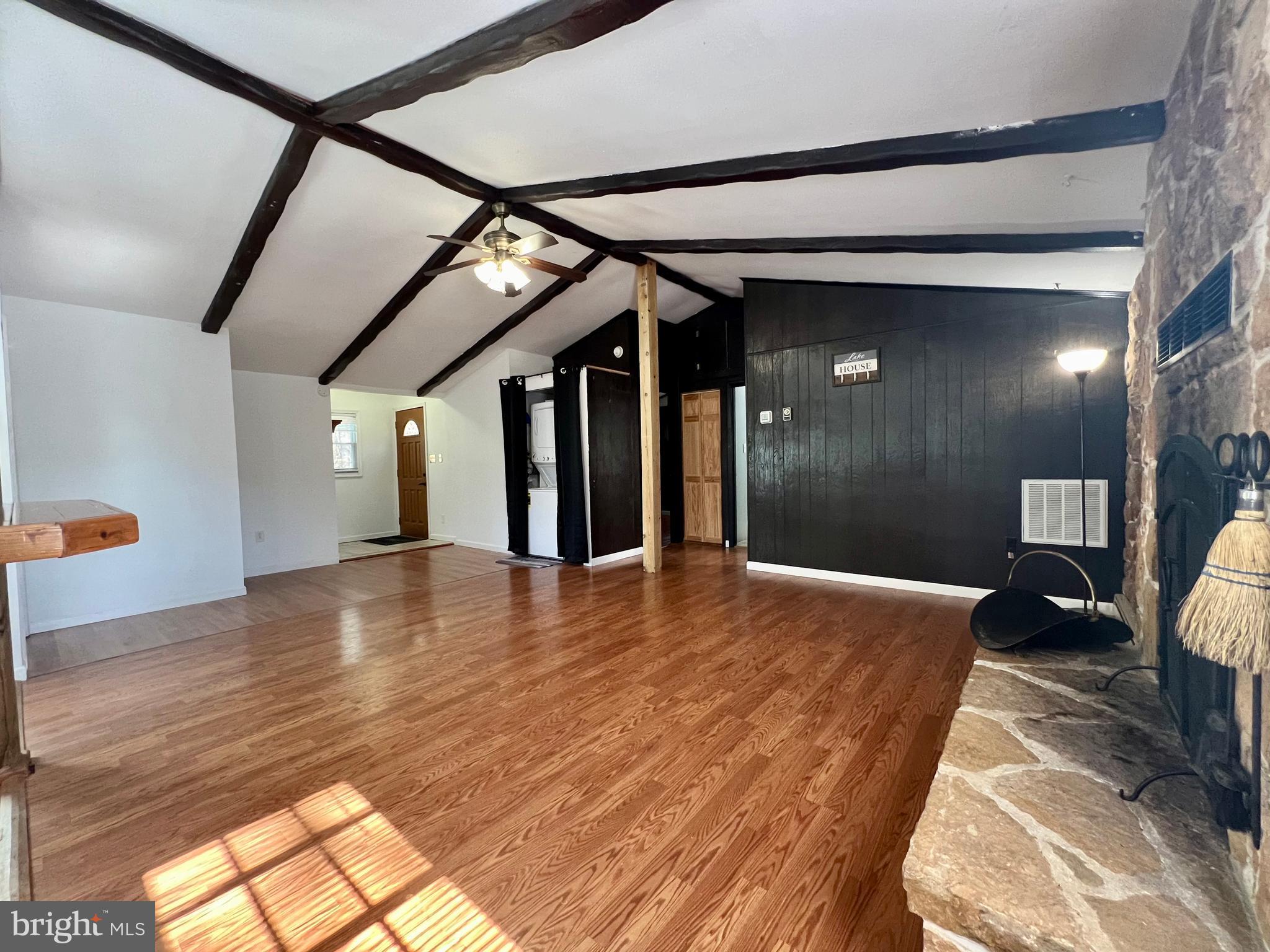 SLEEPY HOLLOW - Residential Lease