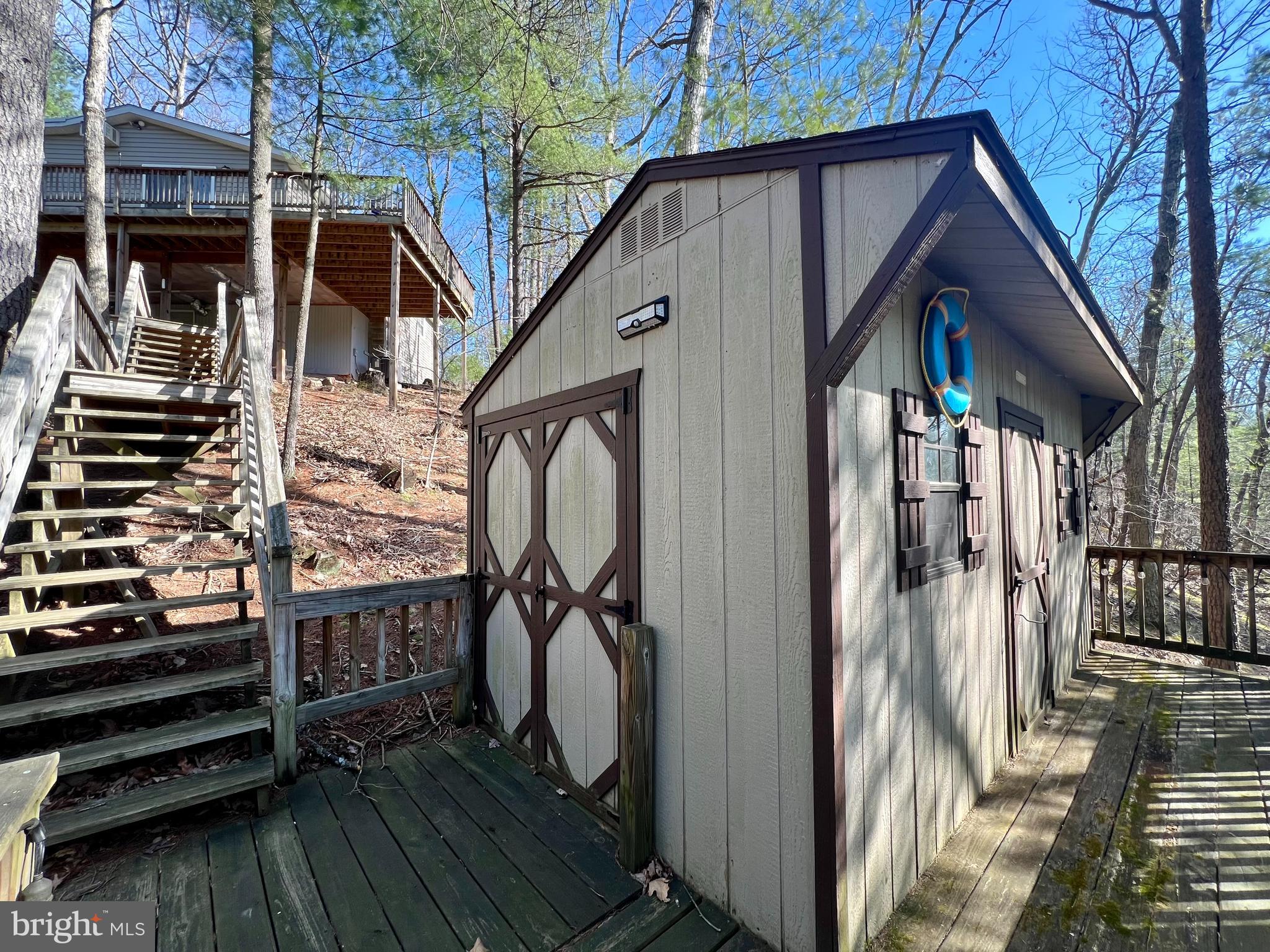 SLEEPY HOLLOW - Residential Lease