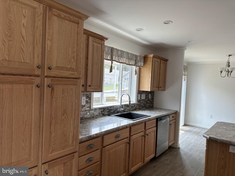 LINDALE VILLAGE - Residential