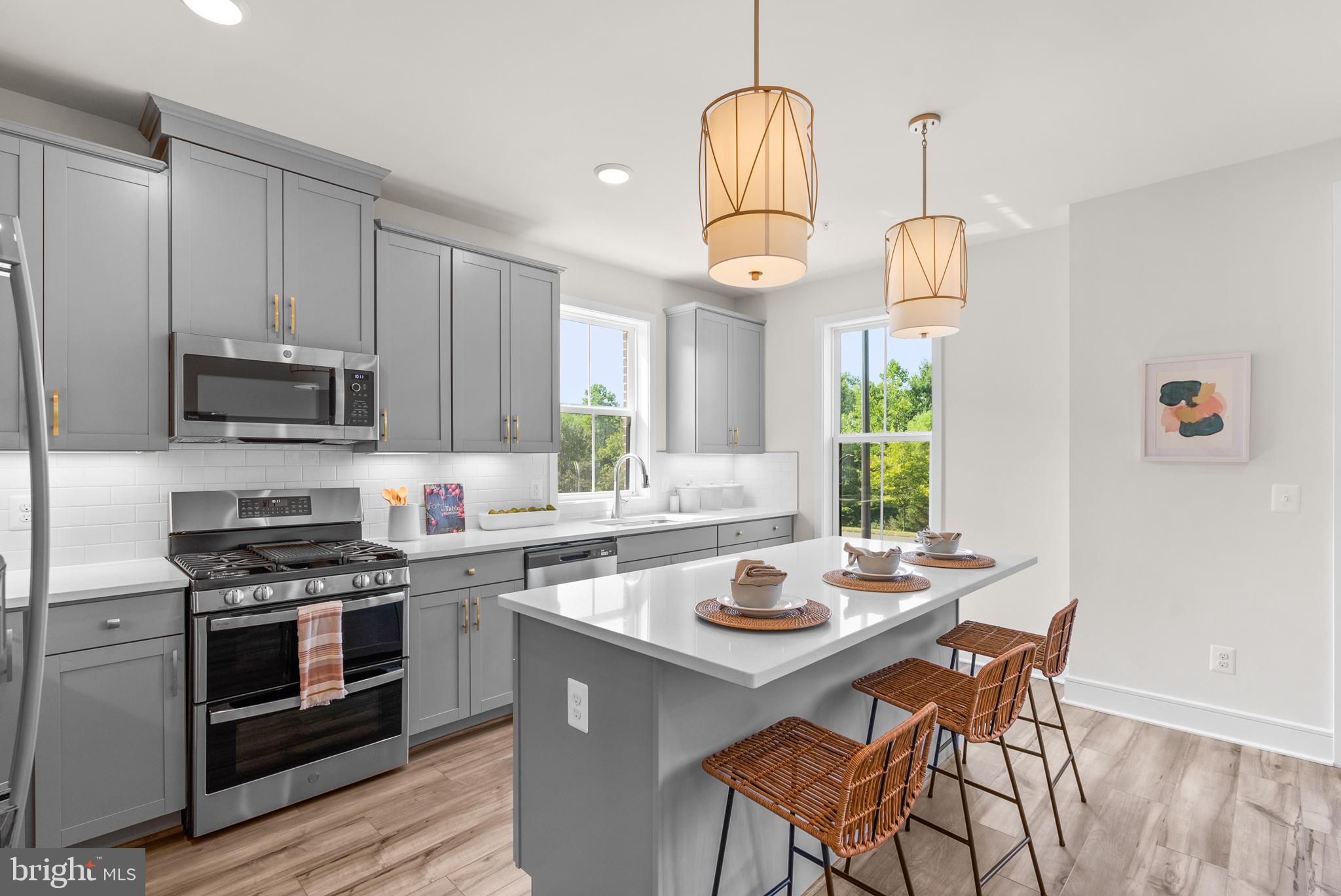 43176 FARRINGDON SQUARE