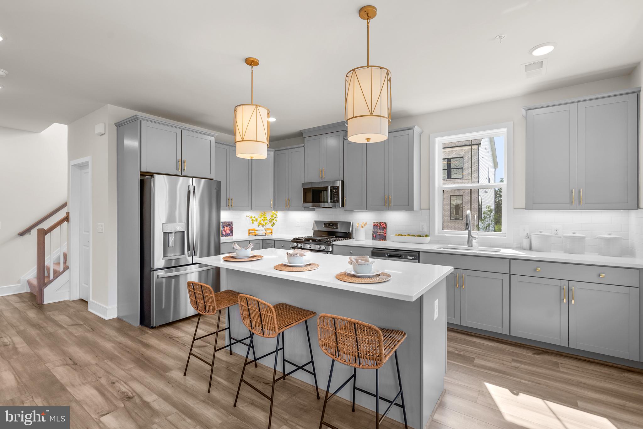 43176 FARRINGDON SQUARE