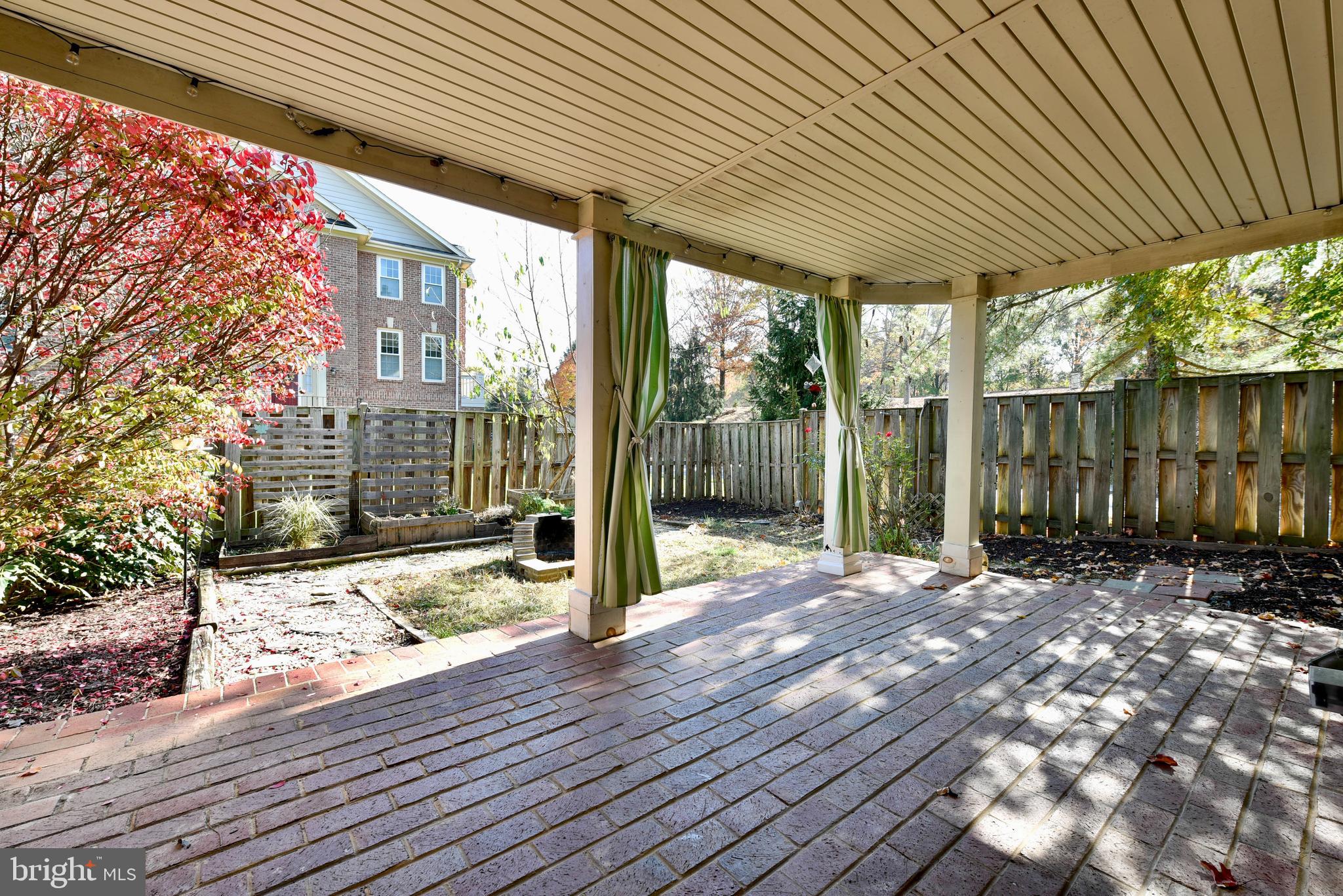 POTOMAC LAKES - Residential Lease