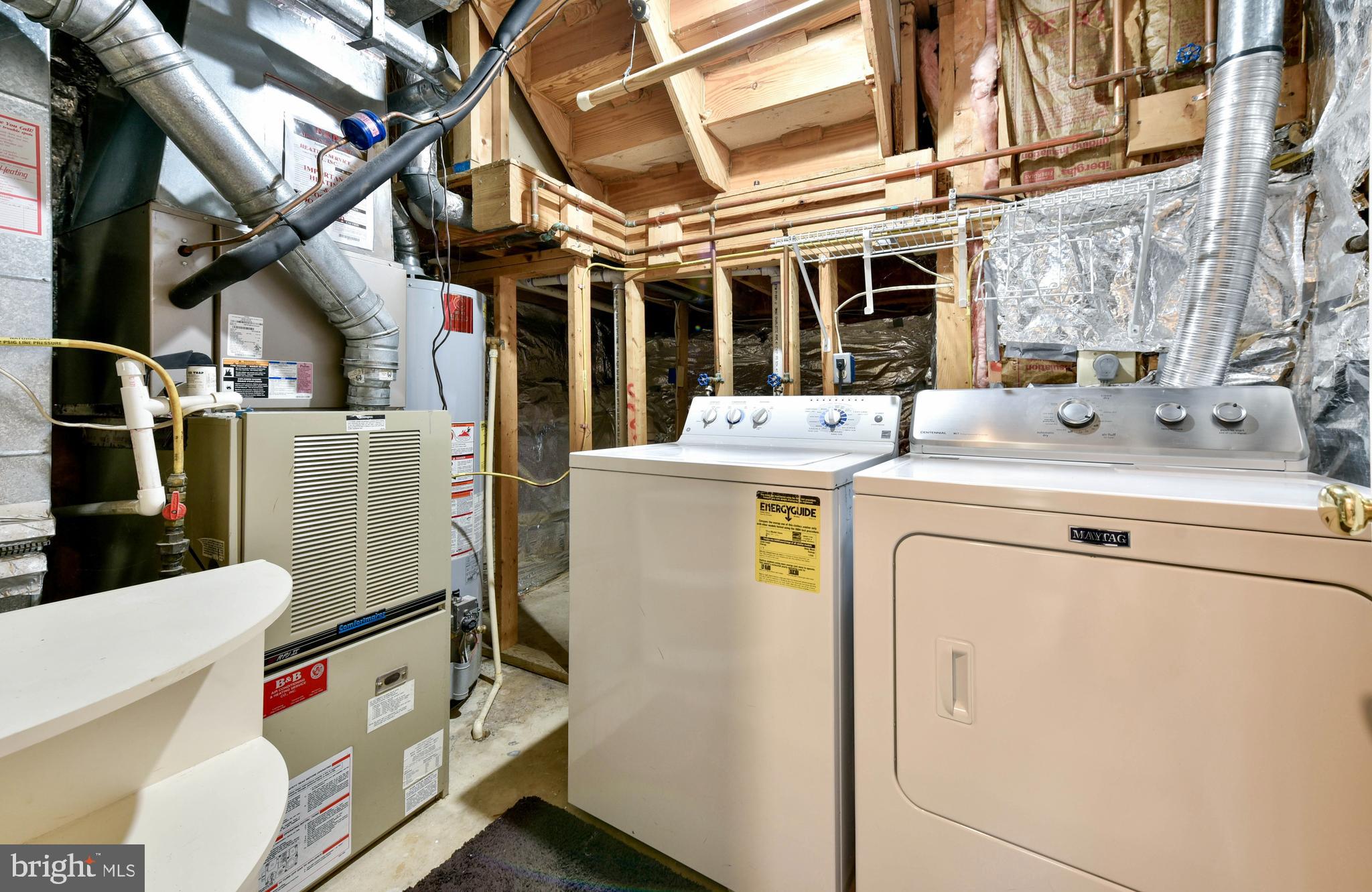 POTOMAC LAKES - Residential Lease