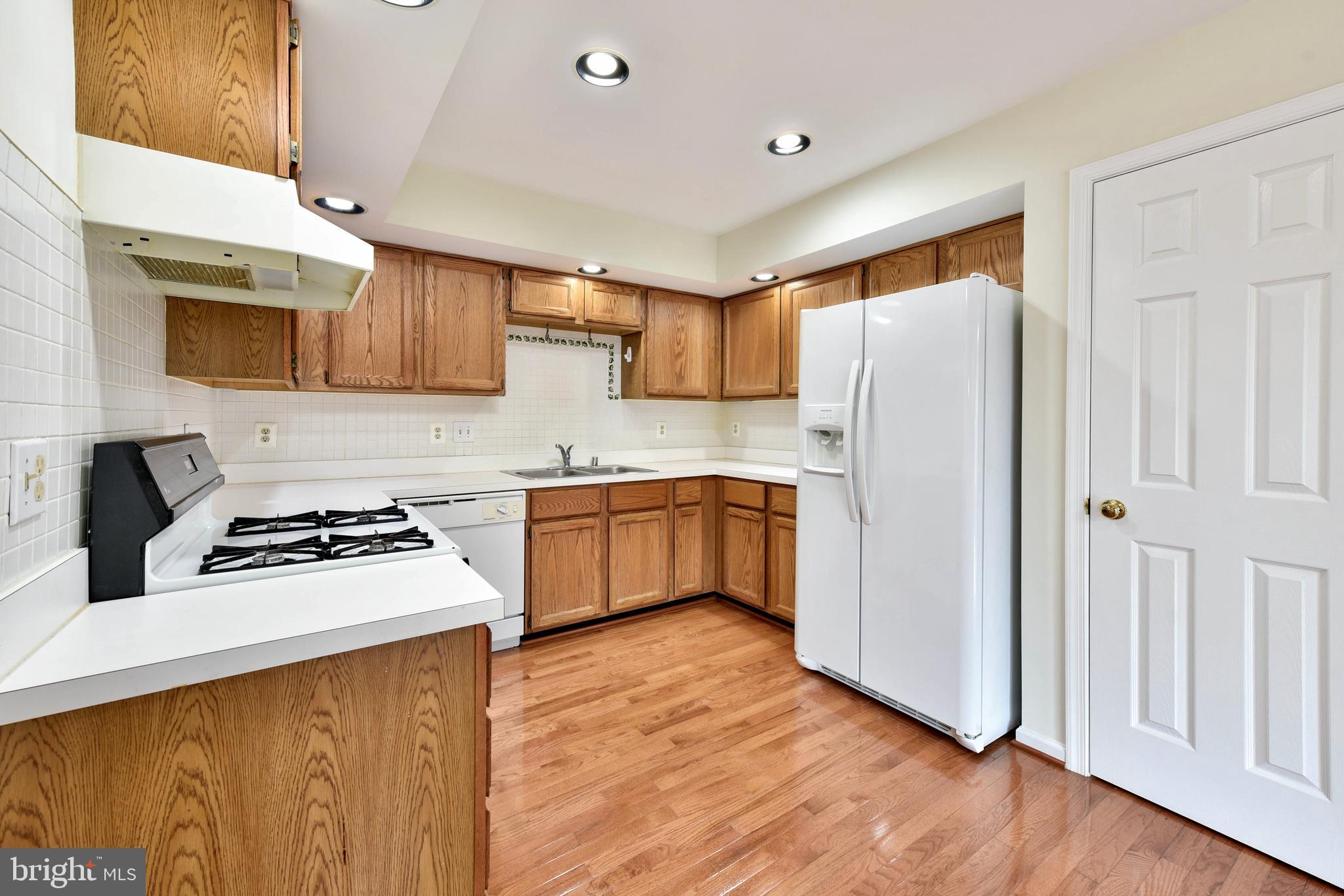 POTOMAC LAKES - Residential Lease