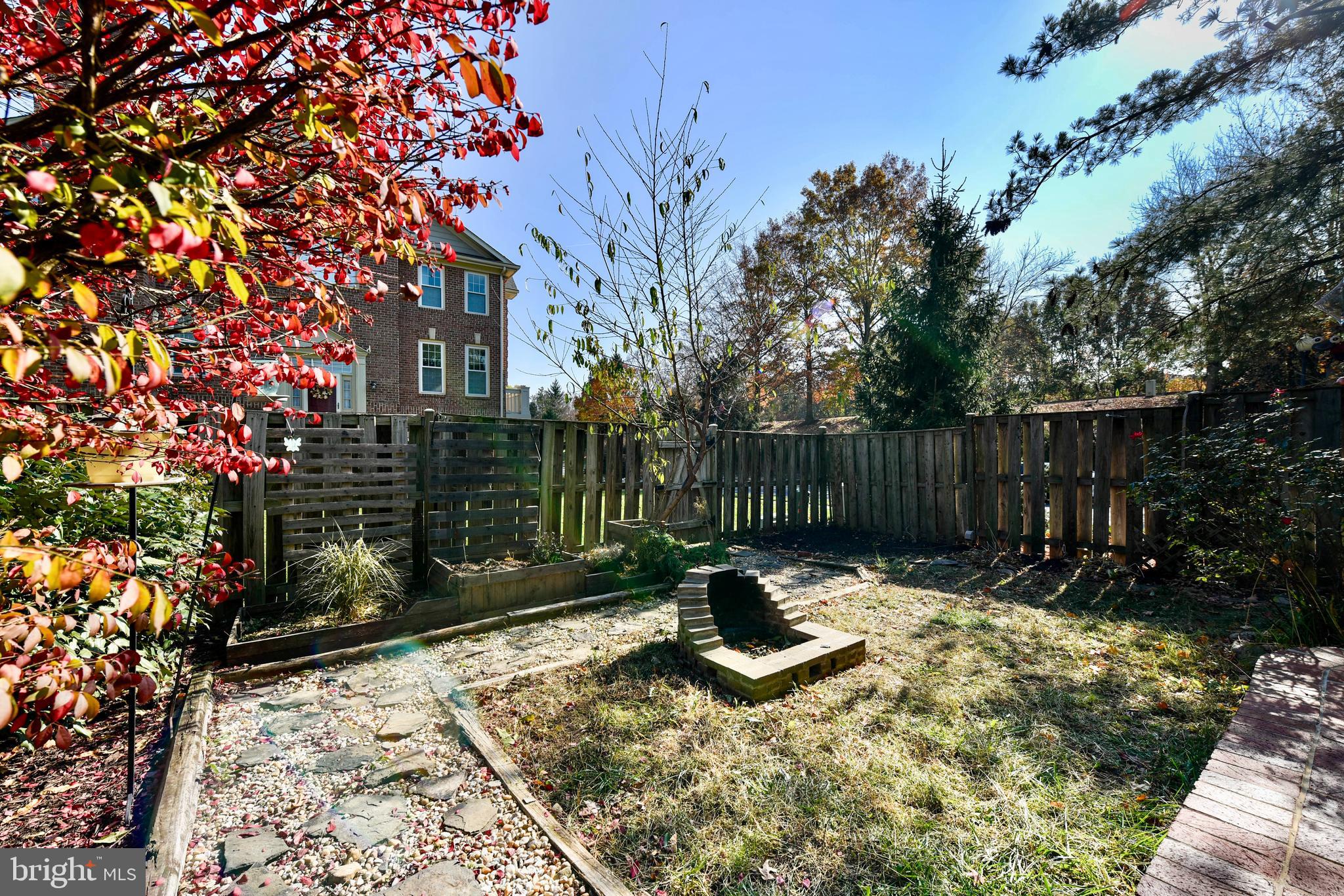 POTOMAC LAKES - Residential Lease