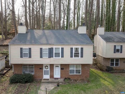 Townhouse For Sale - 409 Valley Road Ext #A<br/> CHARLOTTESVILLE, VA 22903