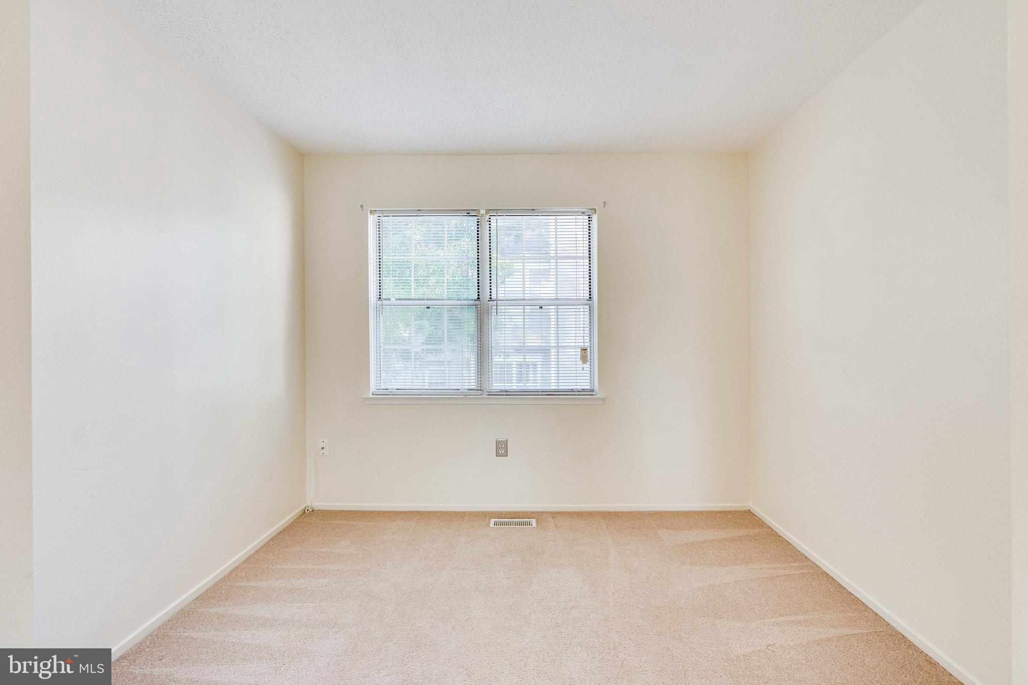 HUNTERS SQUARE - Residential Lease