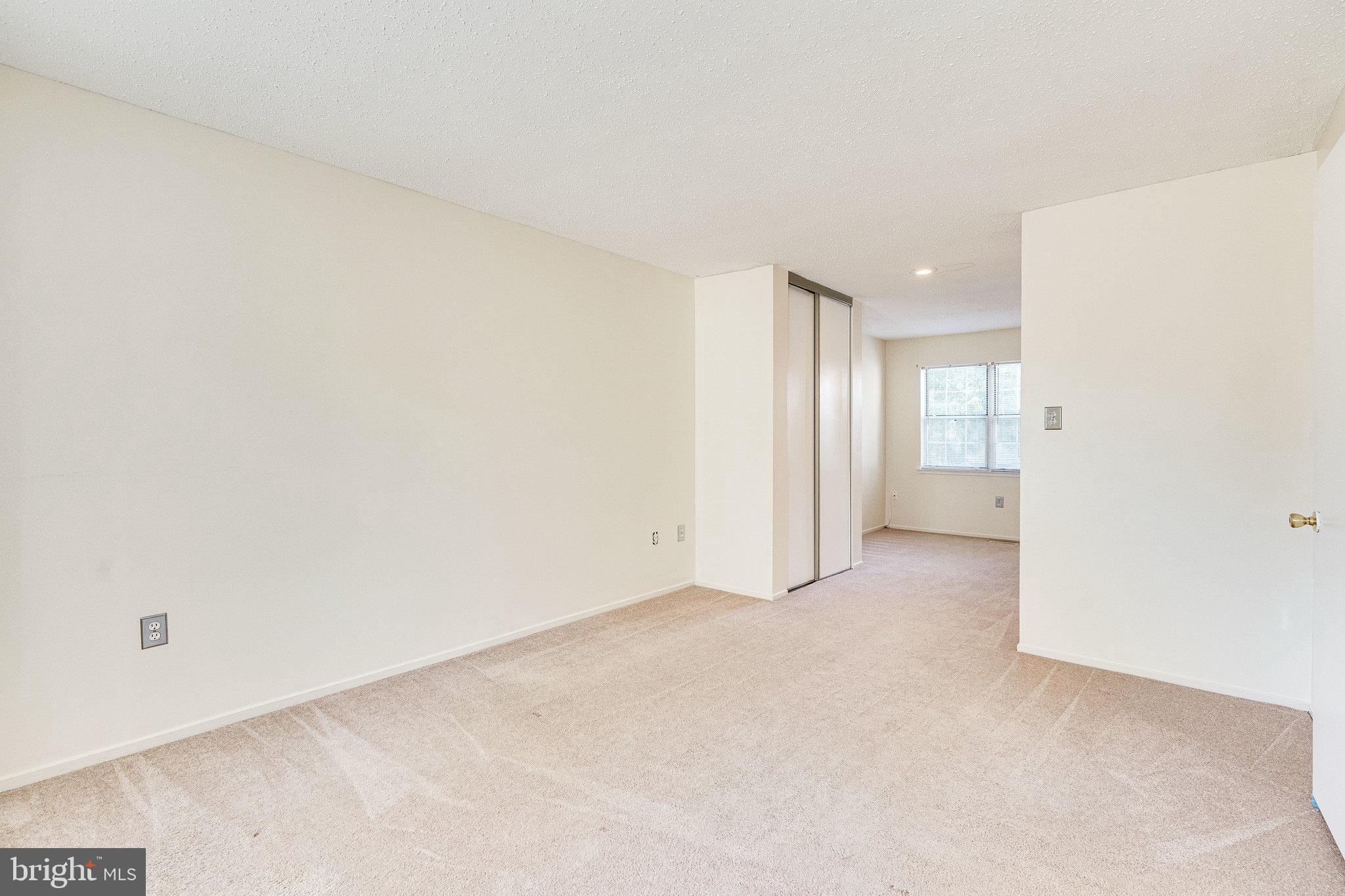 HUNTERS SQUARE - Residential Lease