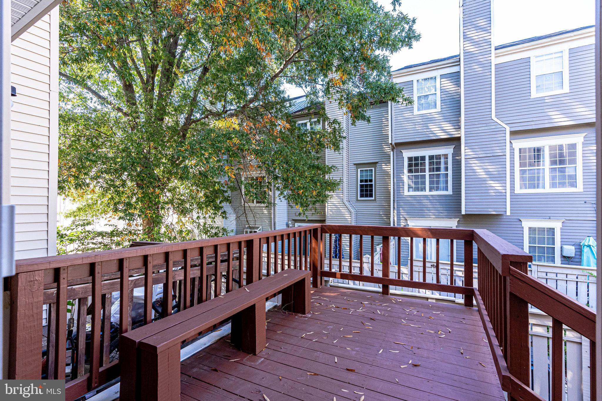 HUNTERS SQUARE - Residential Lease