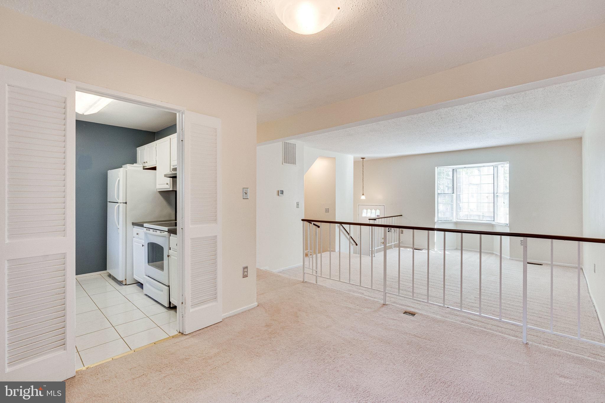 HUNTERS SQUARE - Residential Lease