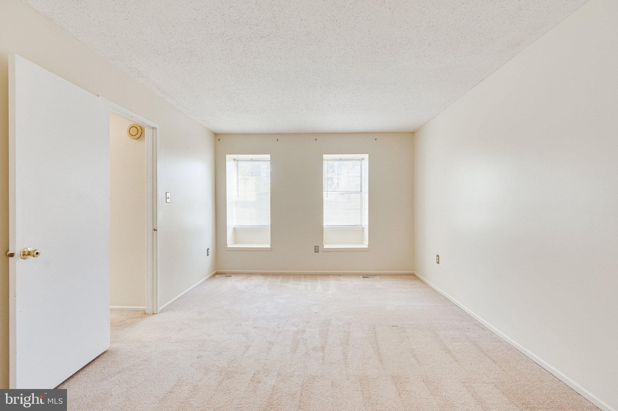 HUNTERS SQUARE - Residential Lease