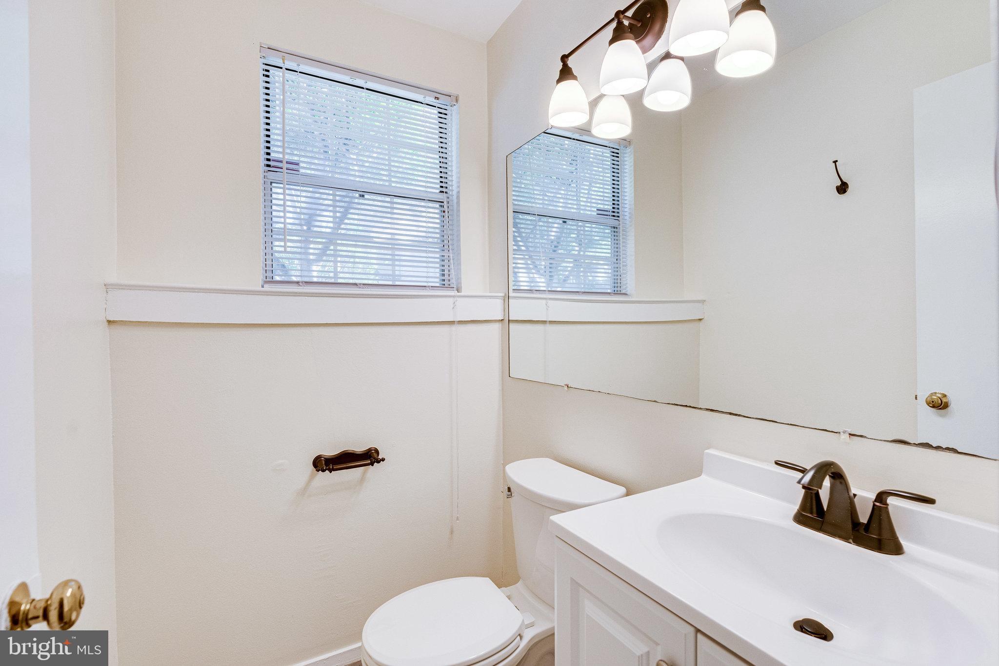 HUNTERS SQUARE - Residential Lease