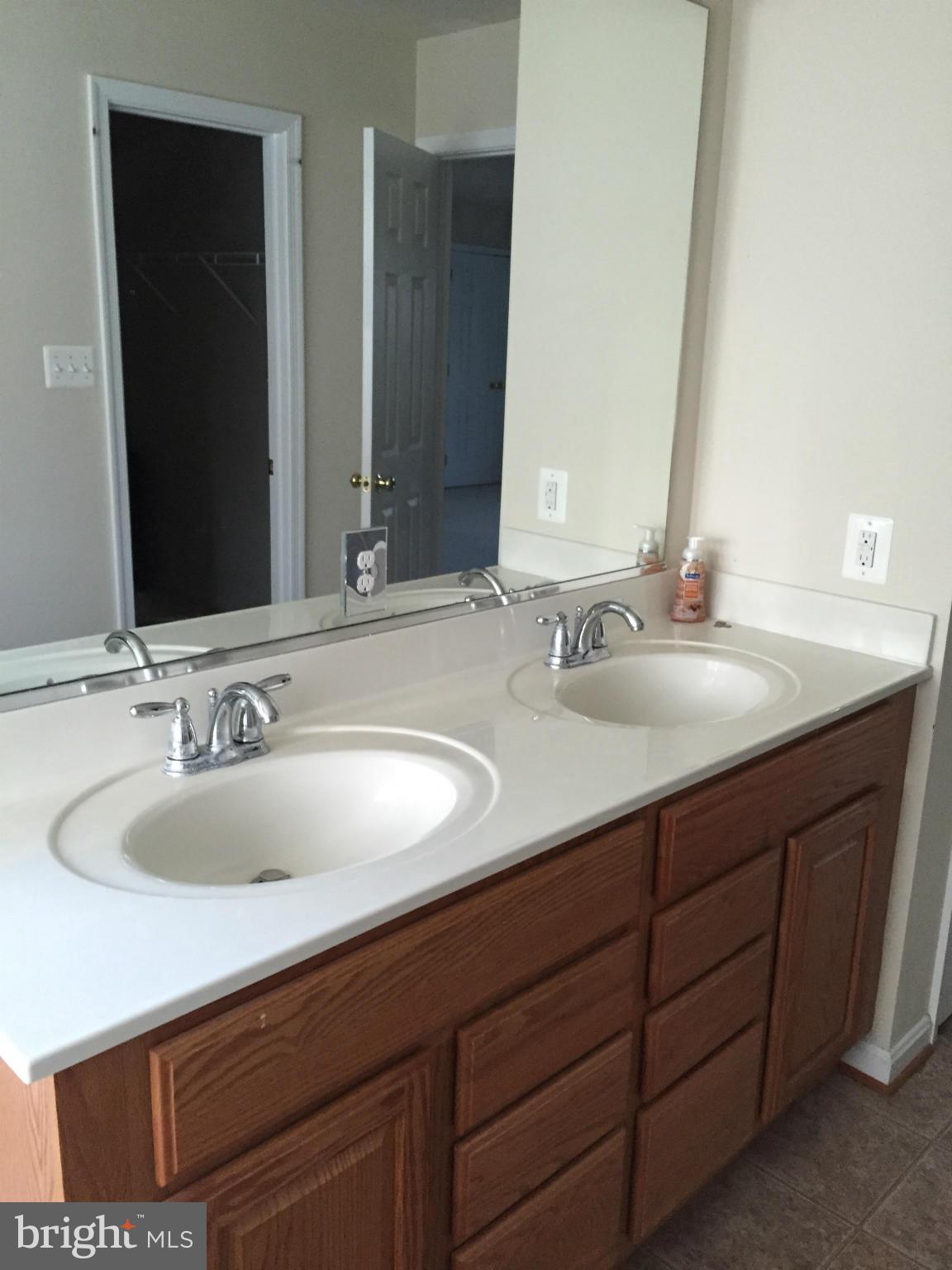 CECIL'S MILL - Residential Lease