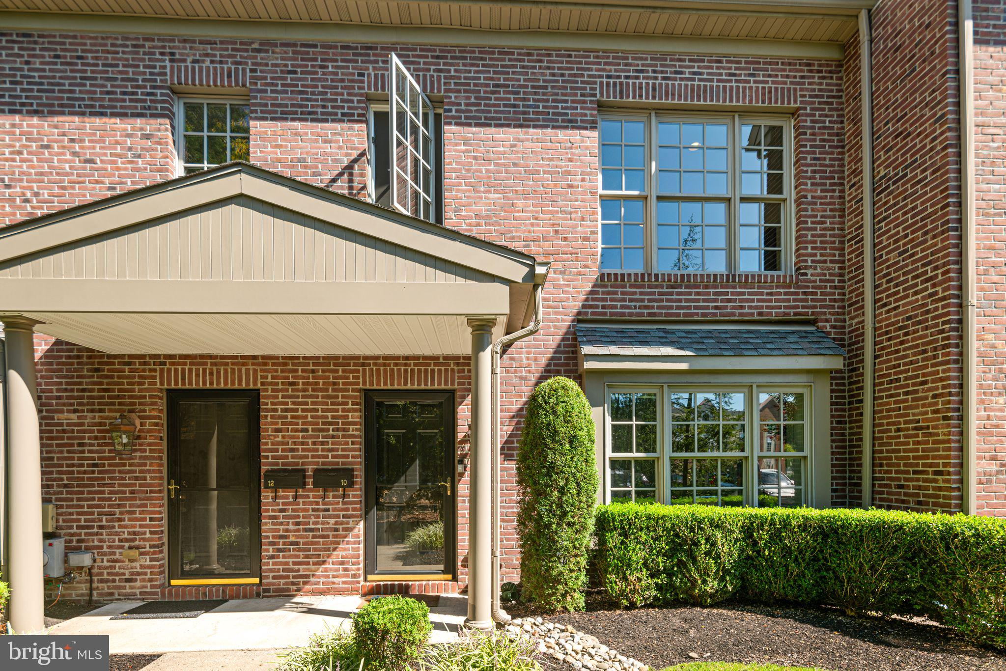 10 WASHINGTON AVENUE