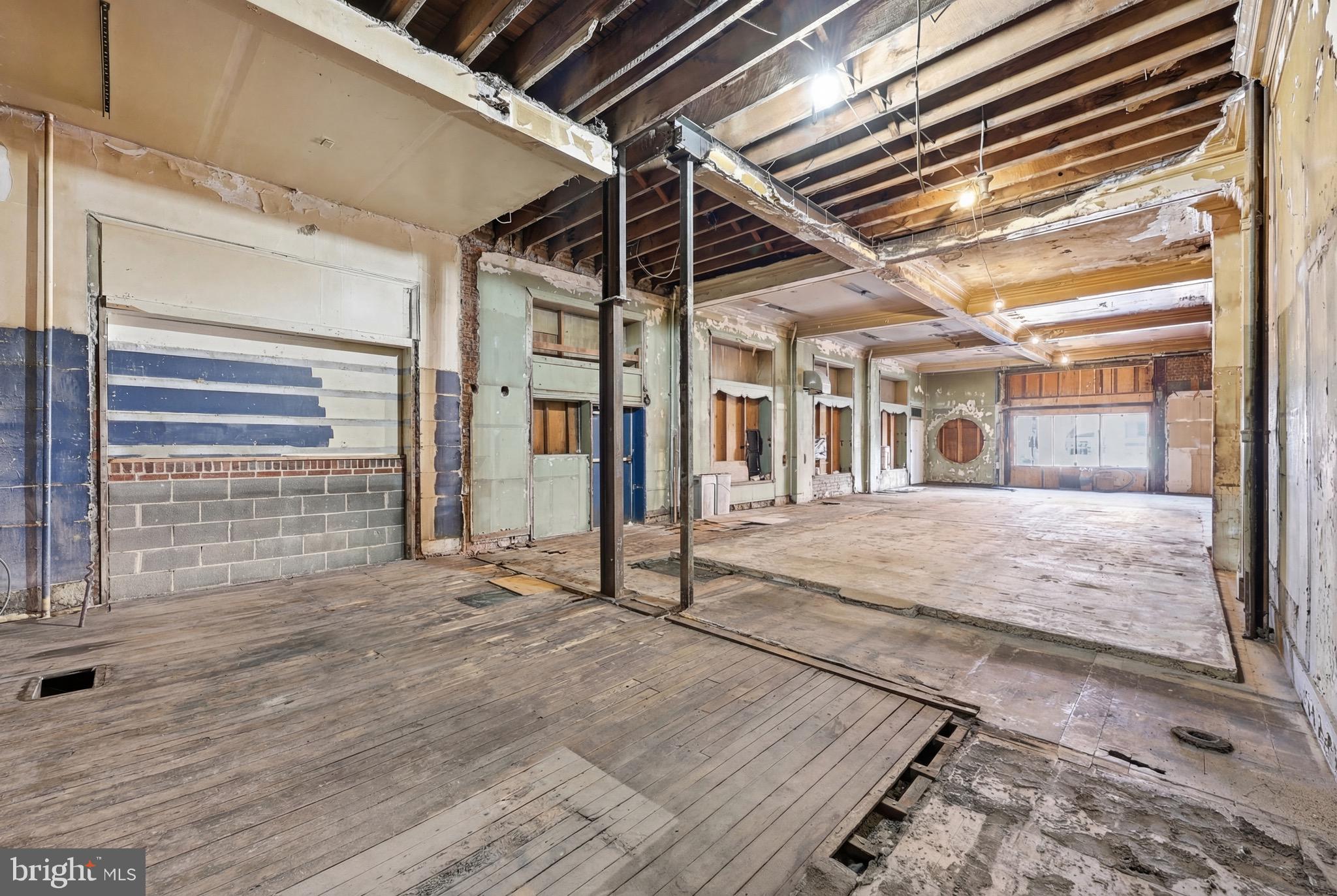 CITY OF MARTINSBURG - Commercial Sale