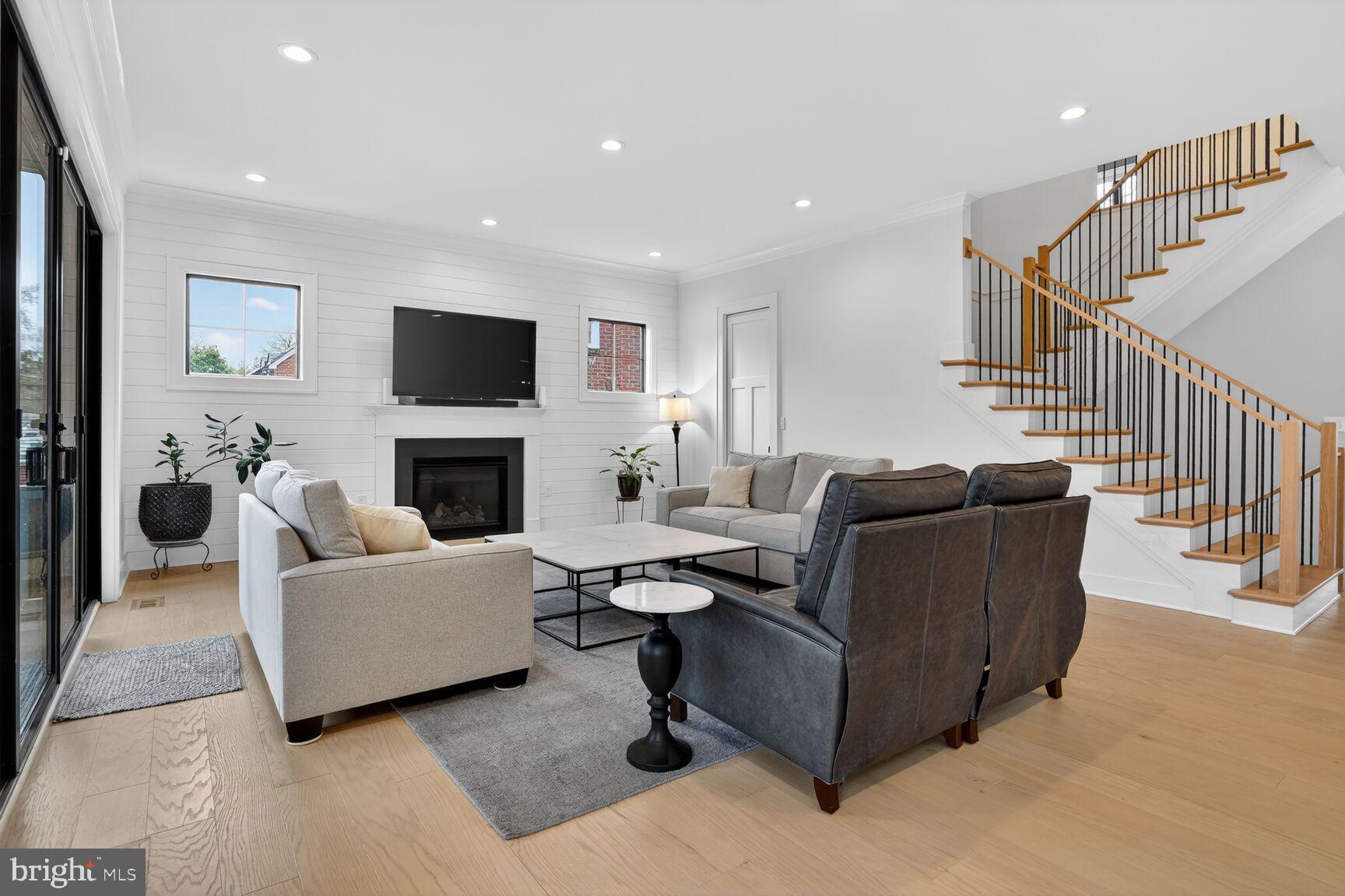 ASHTON HEIGHTS - Residential