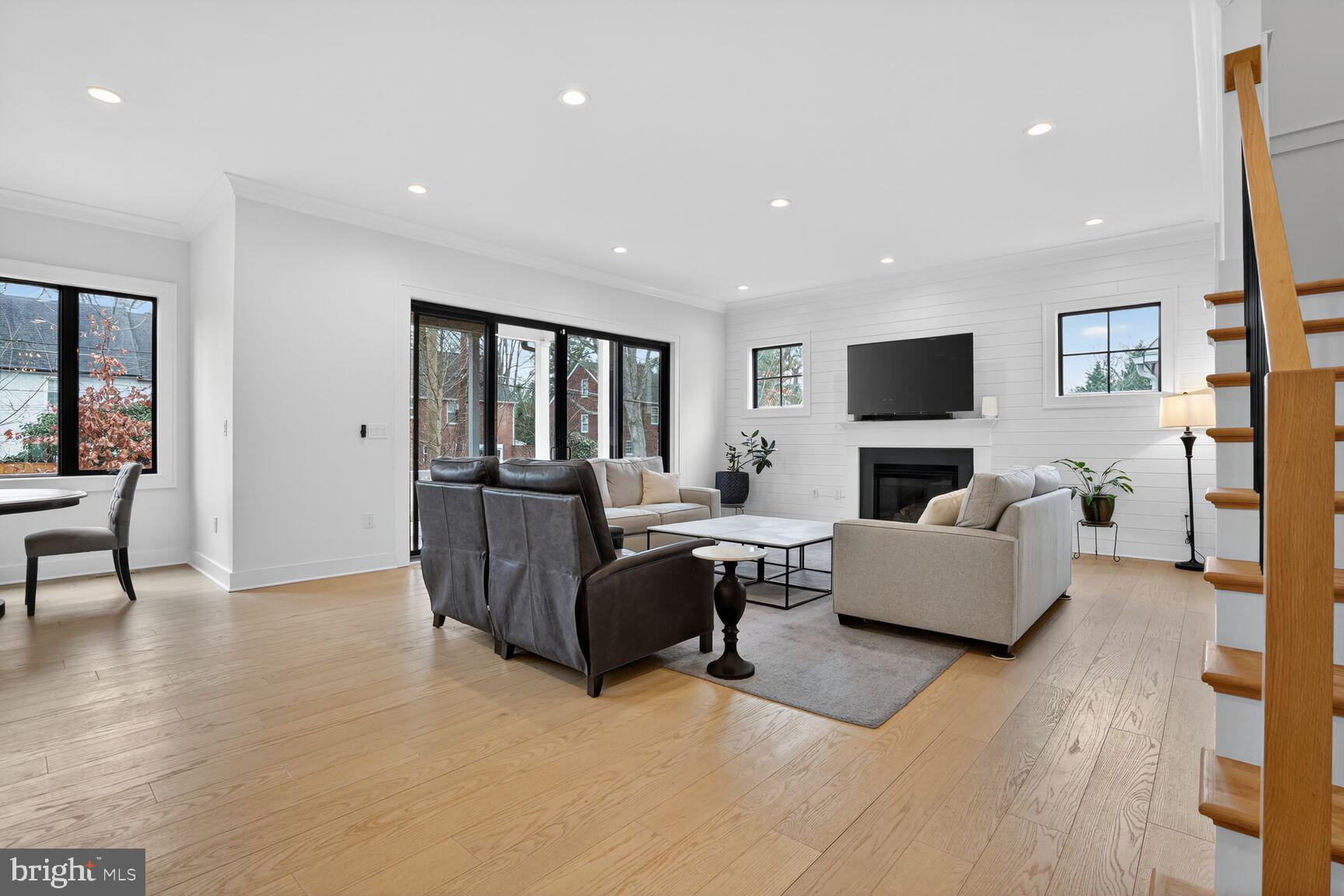 ASHTON HEIGHTS - Residential