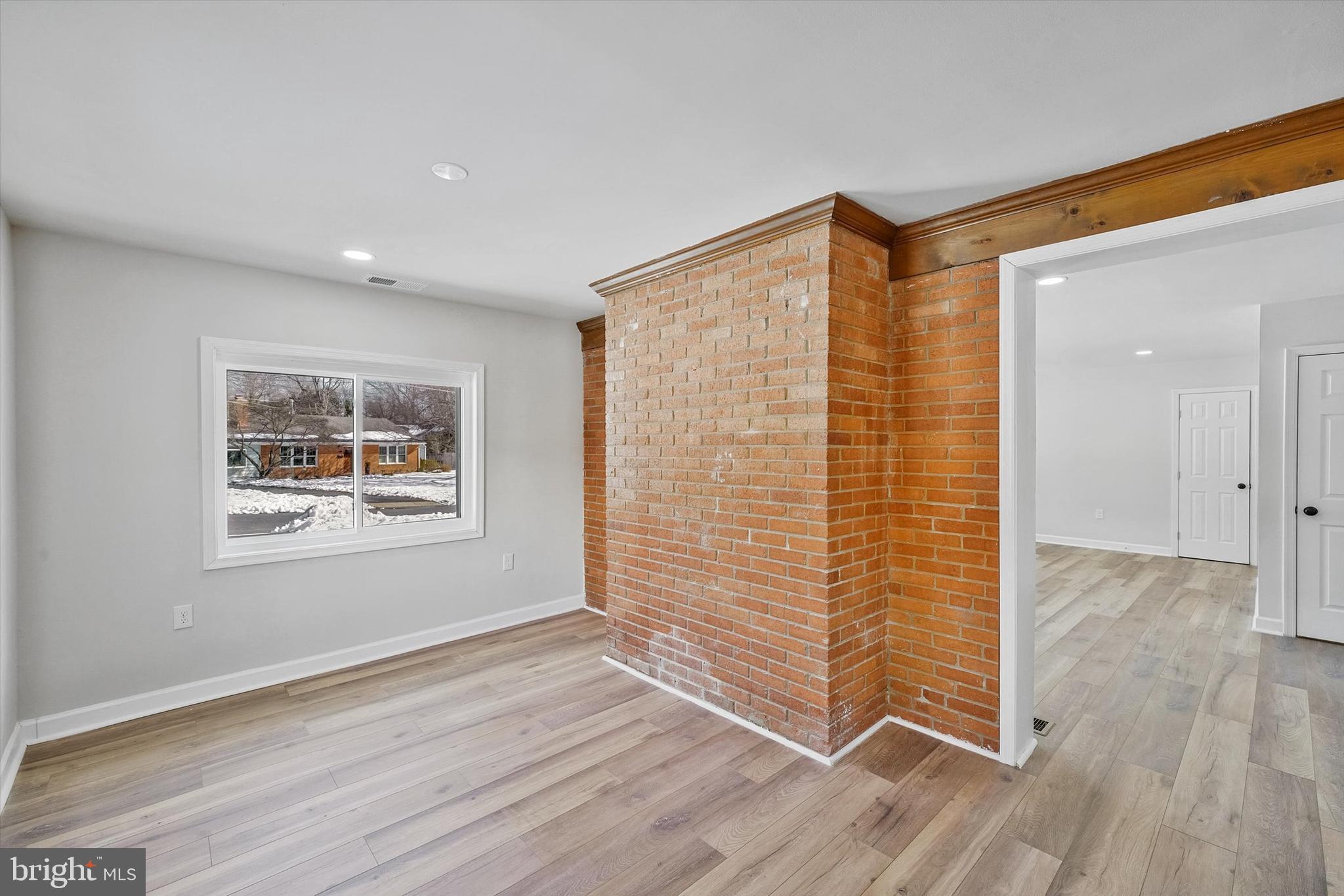 OLD LEE HILLS - Residential