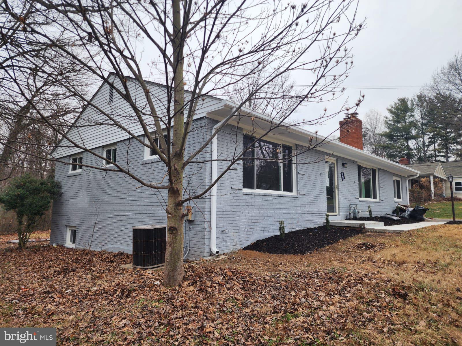 OLD LEE HILLS - Residential