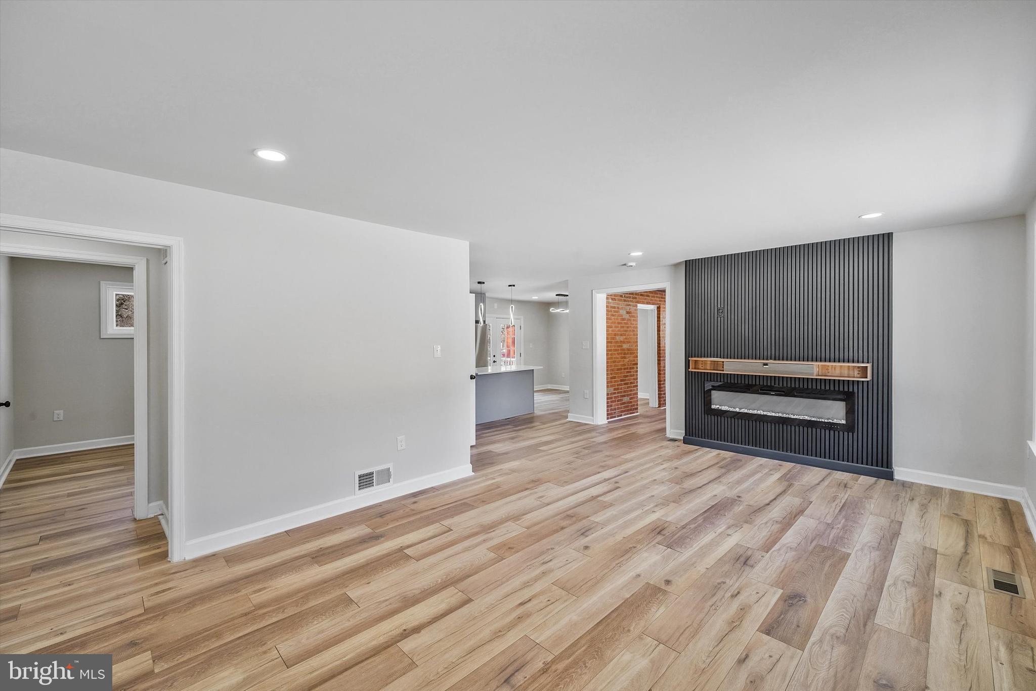 OLD LEE HILLS - Residential