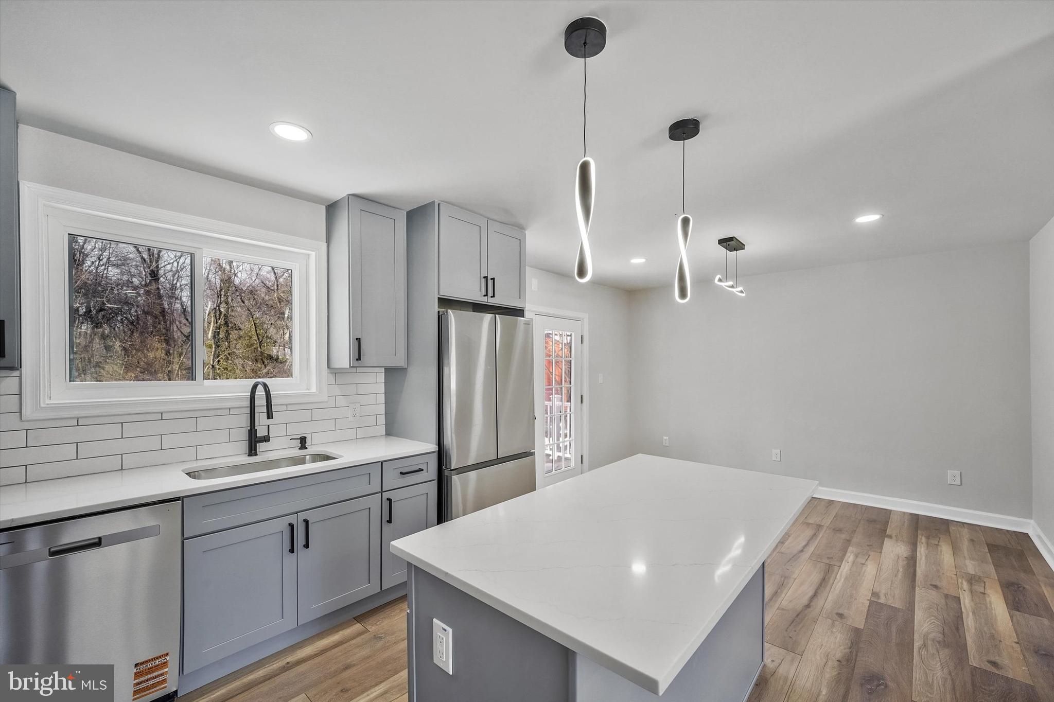 OLD LEE HILLS - Residential