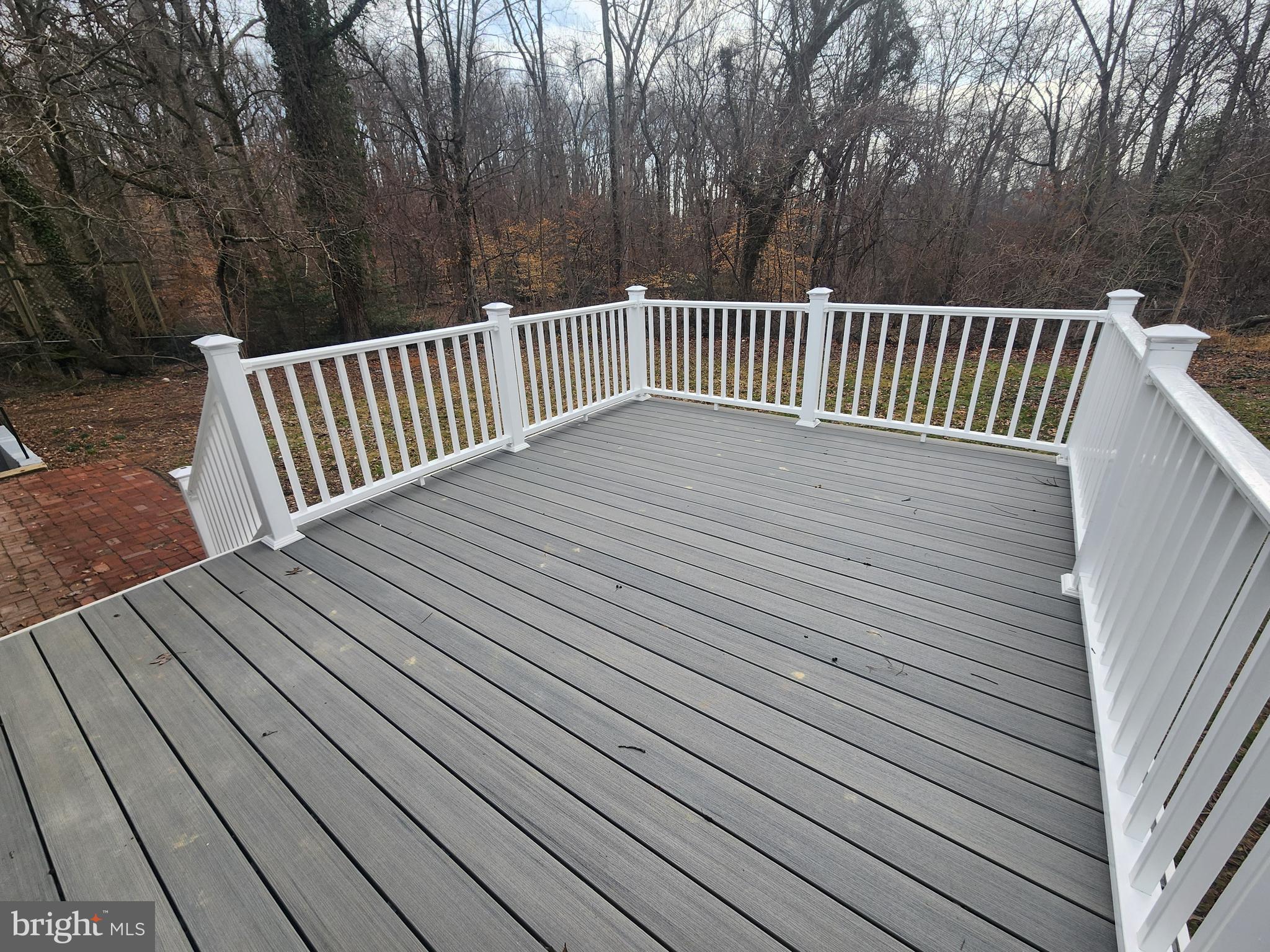 OLD LEE HILLS - Residential