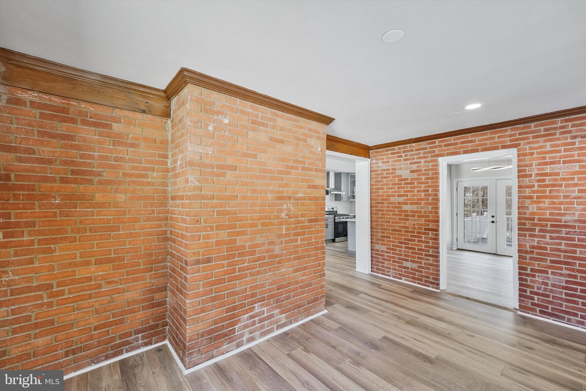 OLD LEE HILLS - Residential