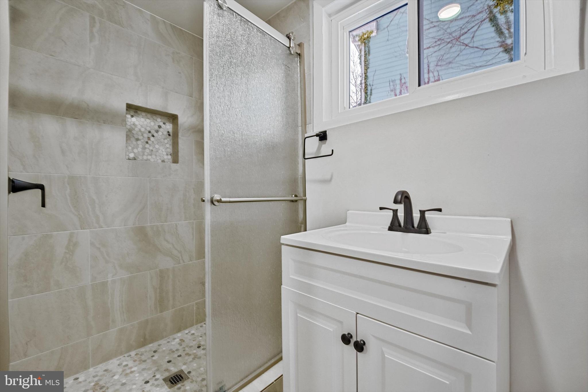 OLD LEE HILLS - Residential