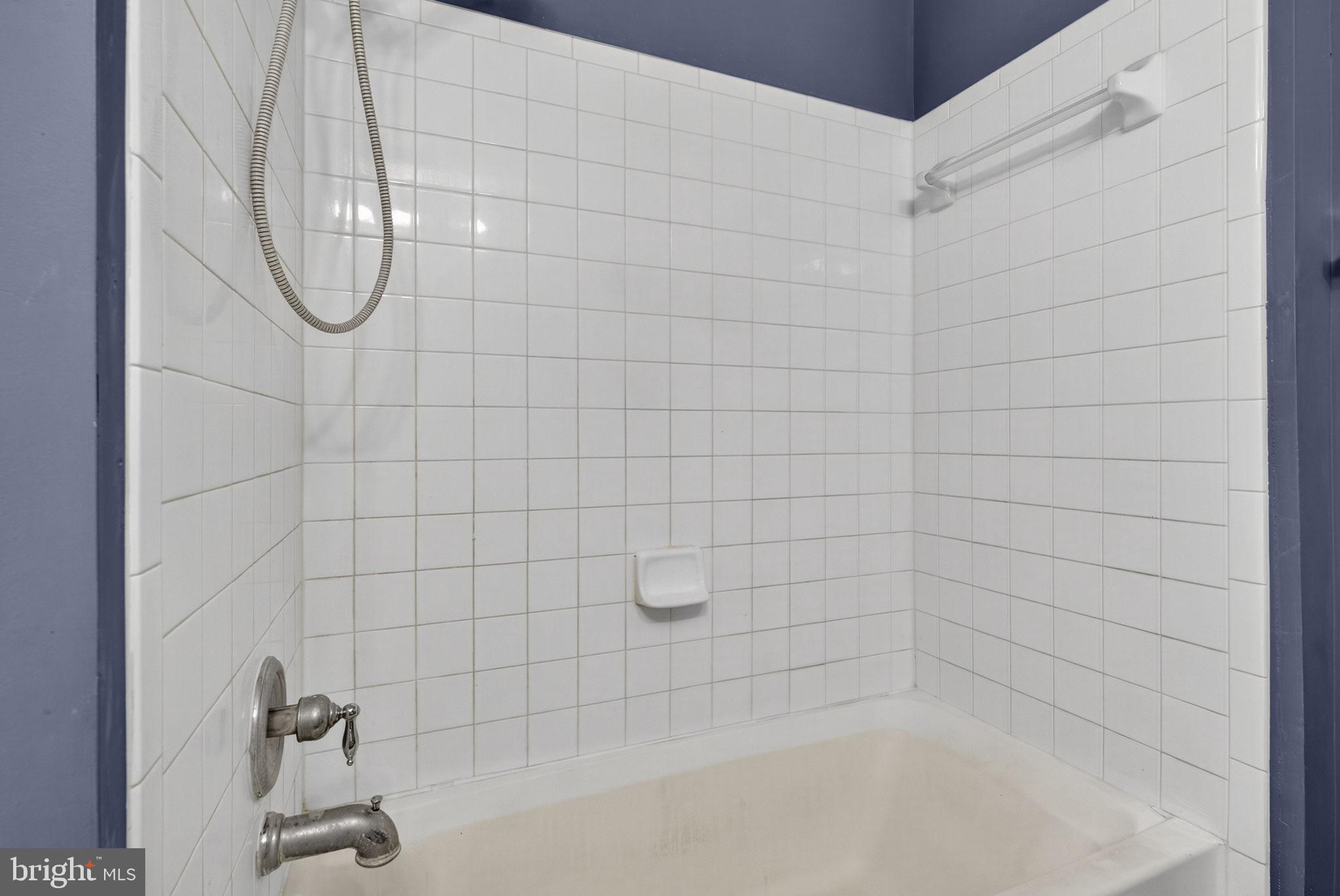 LAKELAND PLACE - Residential