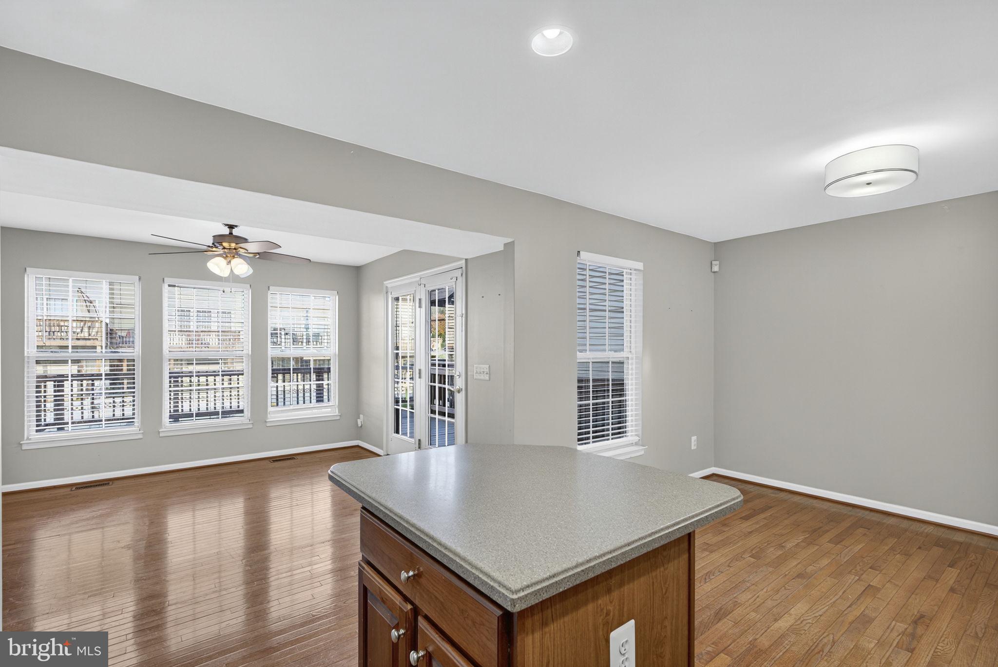 LAKELAND PLACE - Residential