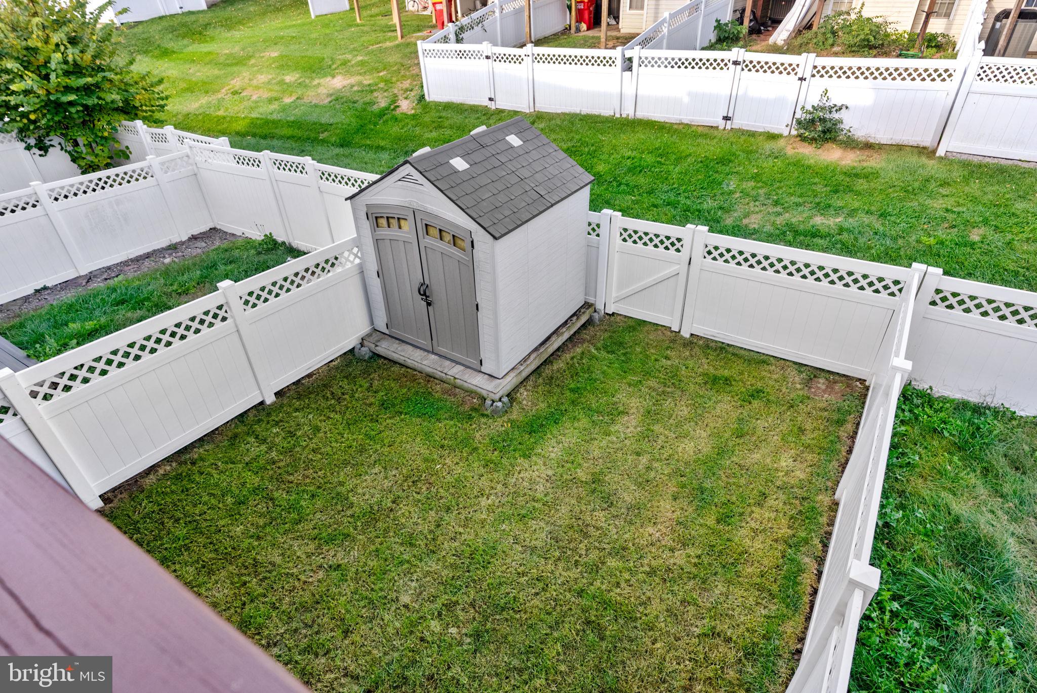 LAKELAND PLACE - Residential