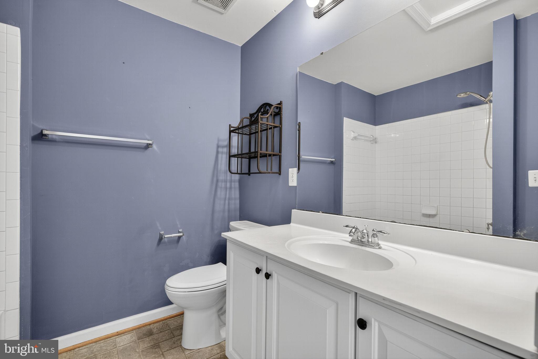 LAKELAND PLACE - Residential