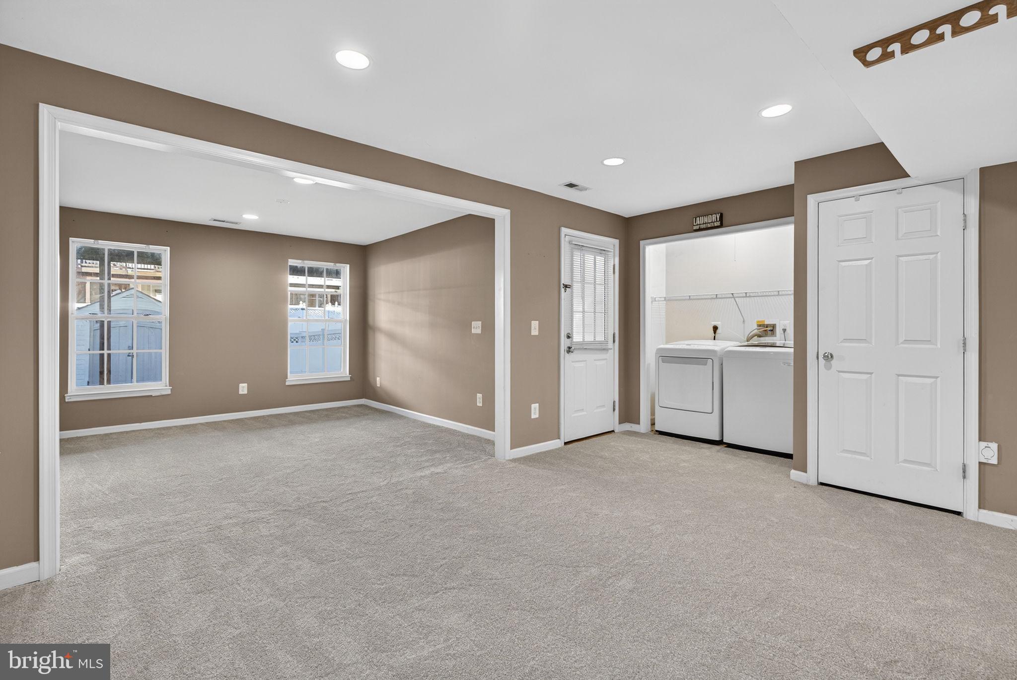 LAKELAND PLACE - Residential