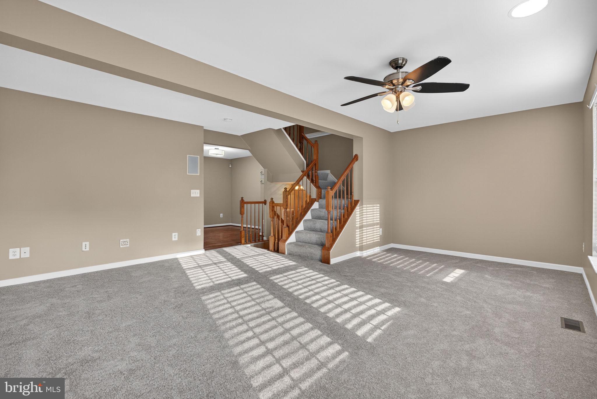 LAKELAND PLACE - Residential