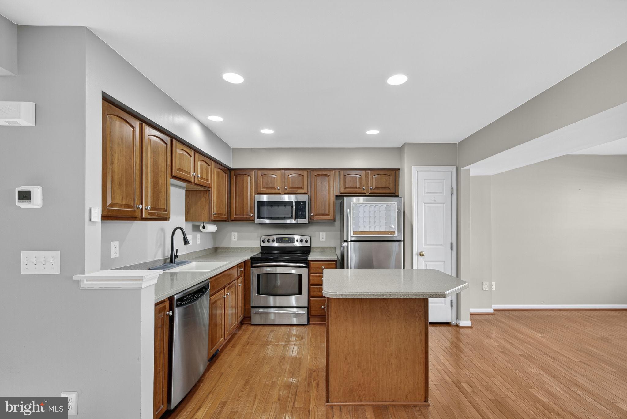 LAKELAND PLACE - Residential