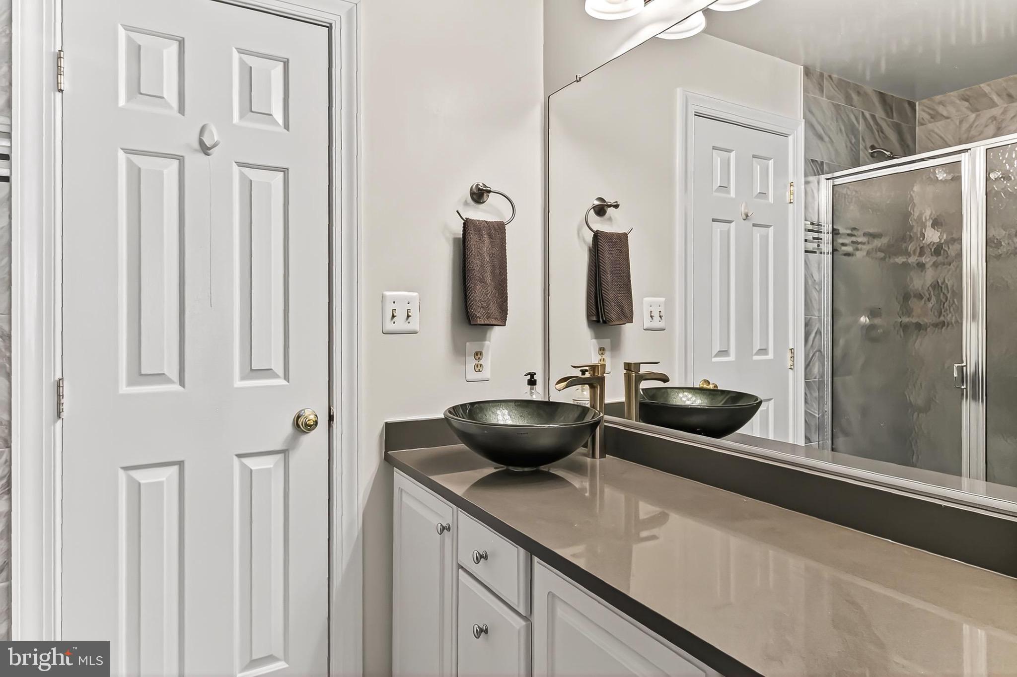 FAIRFIELD HOUSE - Residential