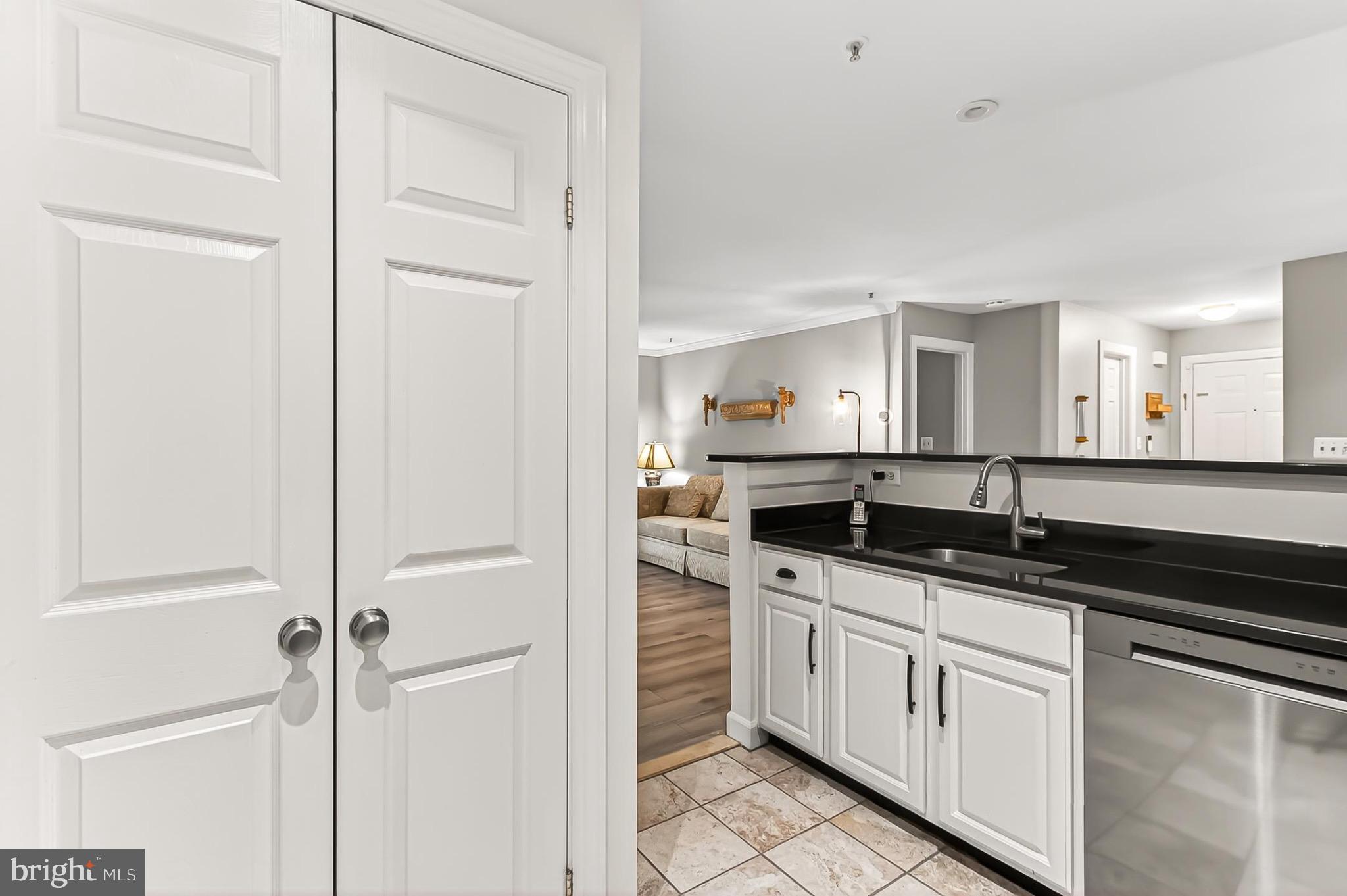 FAIRFIELD HOUSE - Residential