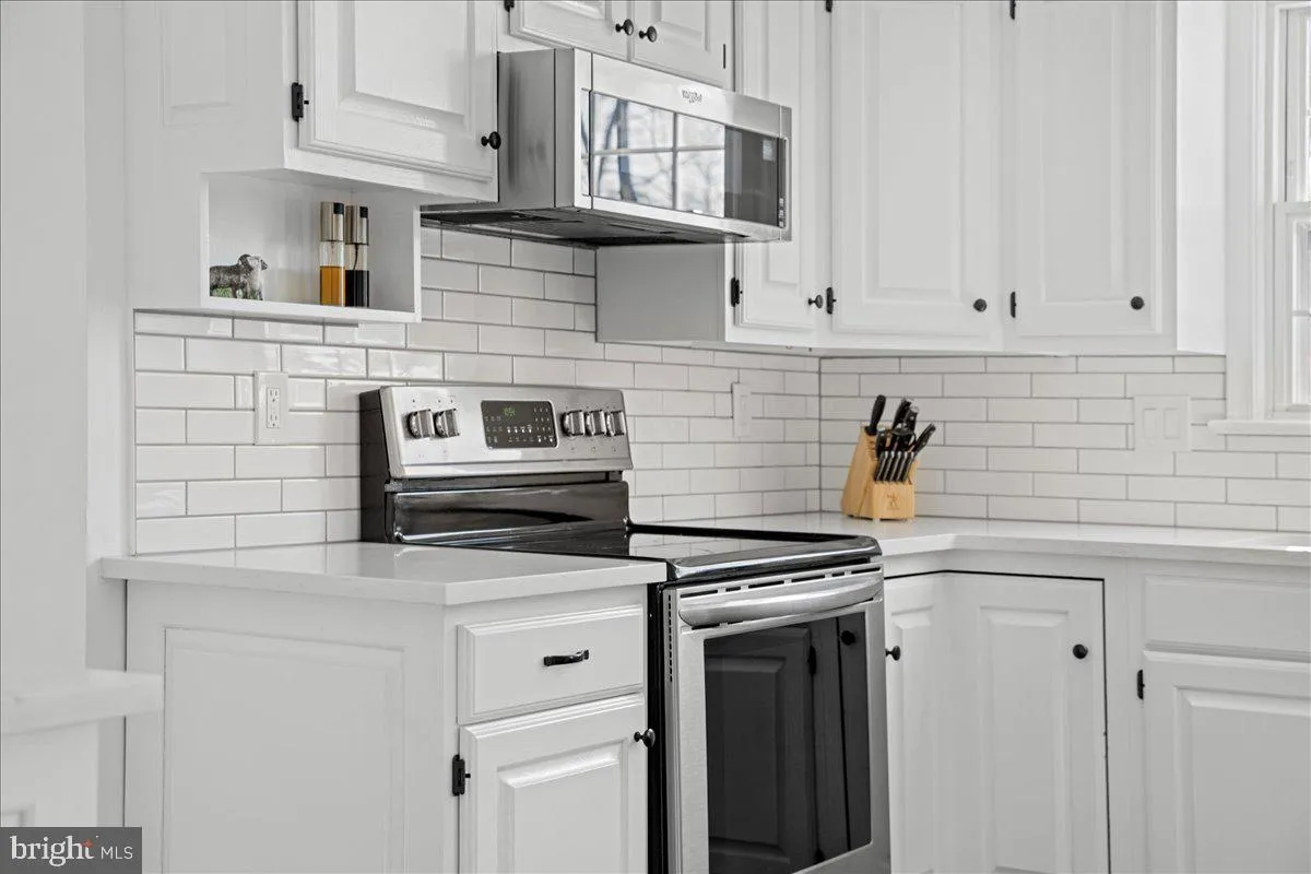 Washington Crossing, Pennsylvania 18977, United States, 4 Bedrooms Bedrooms, ,3 BathroomsBathrooms,Residential,Contingent,132588