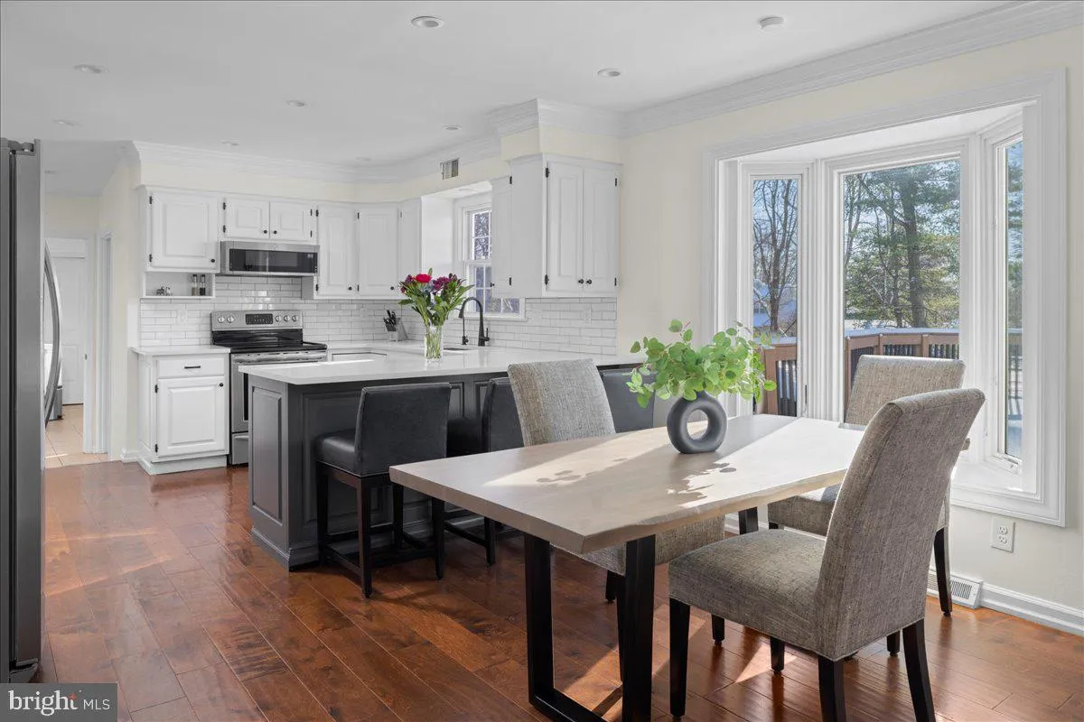 Washington Crossing, Pennsylvania 18977, United States, 4 Bedrooms Bedrooms, ,3 BathroomsBathrooms,Residential,Contingent,132588