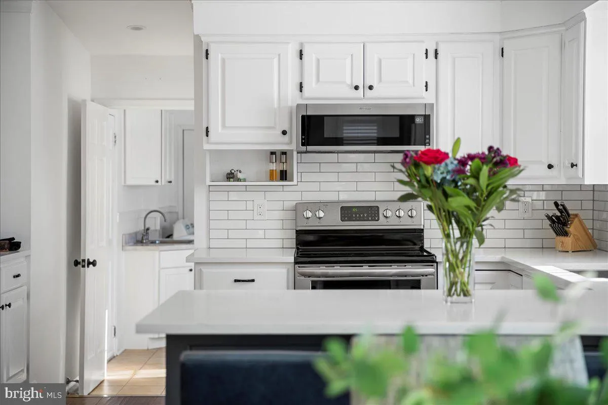 Washington Crossing, Pennsylvania 18977, United States, 4 Bedrooms Bedrooms, ,3 BathroomsBathrooms,Residential,Contingent,132588