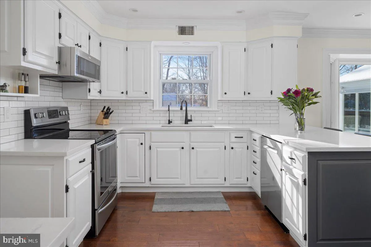 Washington Crossing, Pennsylvania 18977, United States, 4 Bedrooms Bedrooms, ,3 BathroomsBathrooms,Residential,Contingent,132588