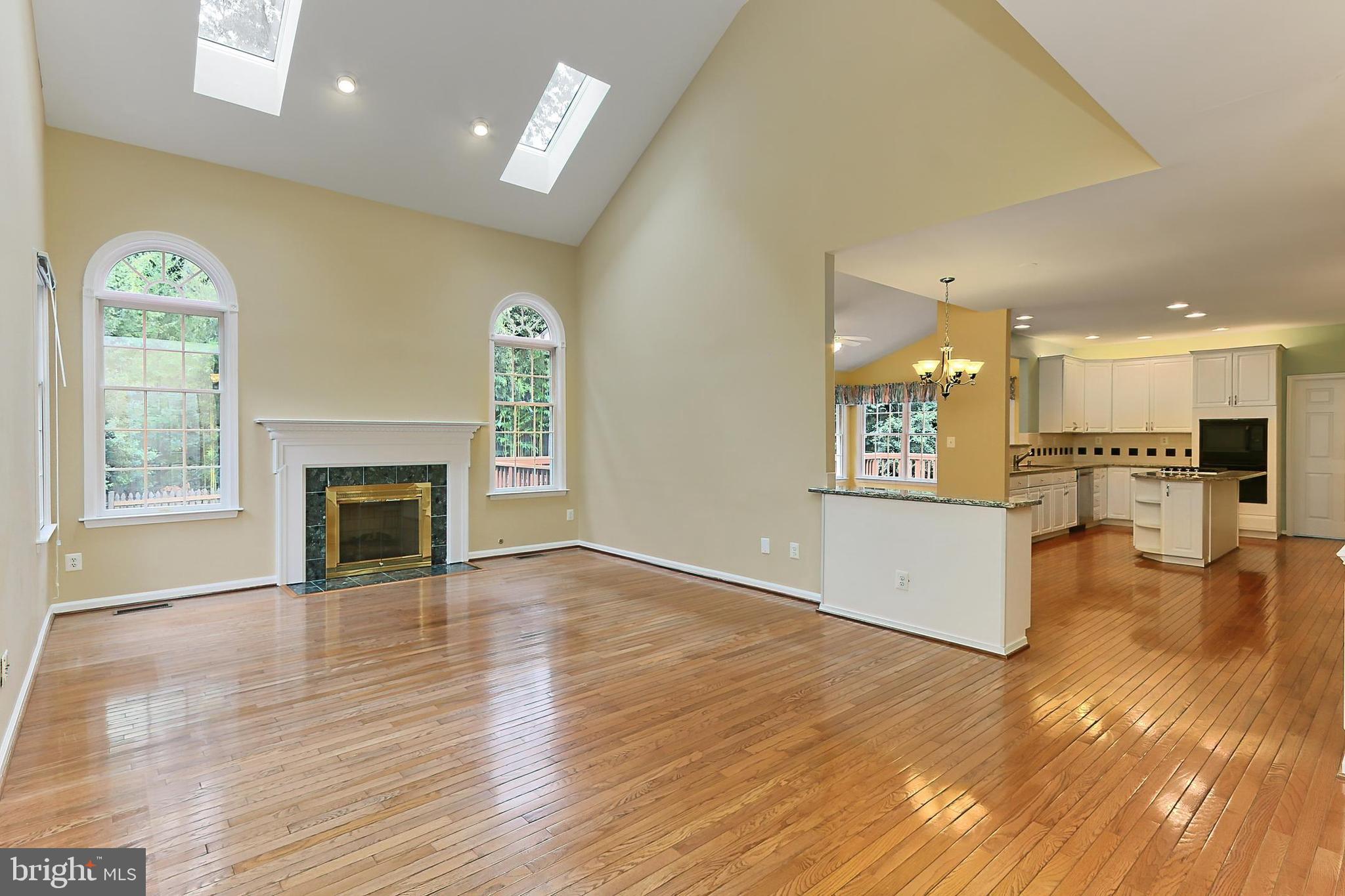 OAKTON WOODS - Residential