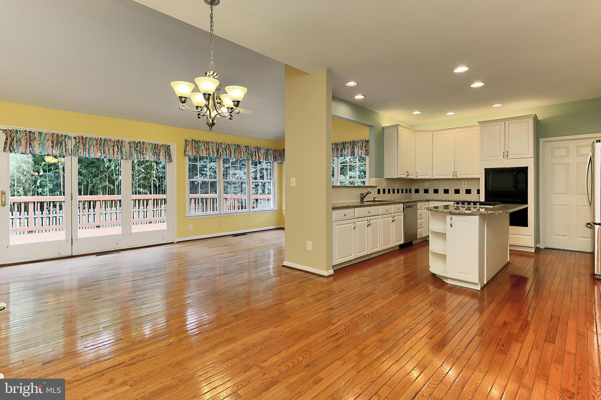 OAKTON WOODS - Residential