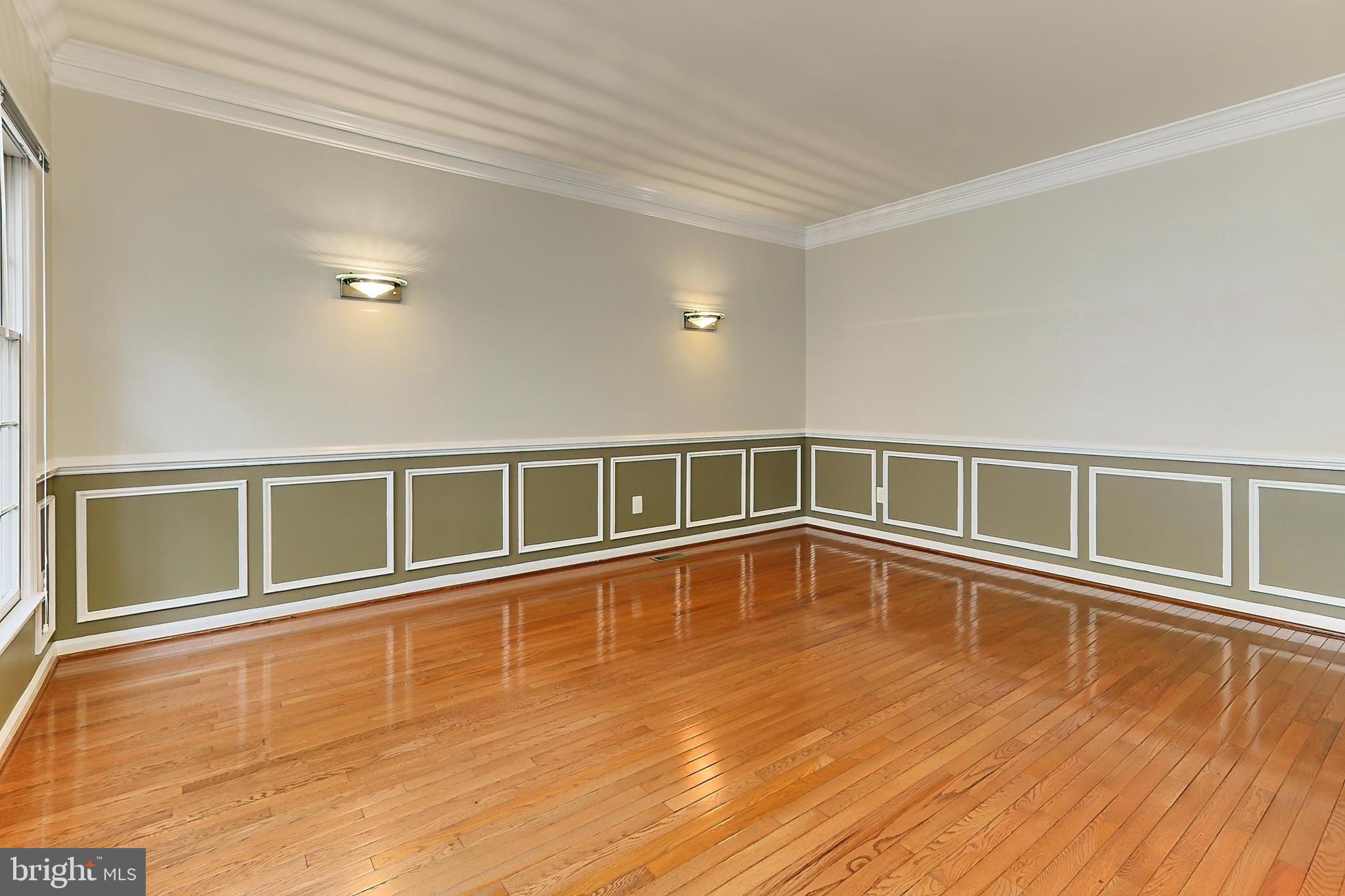 OAKTON WOODS - Residential