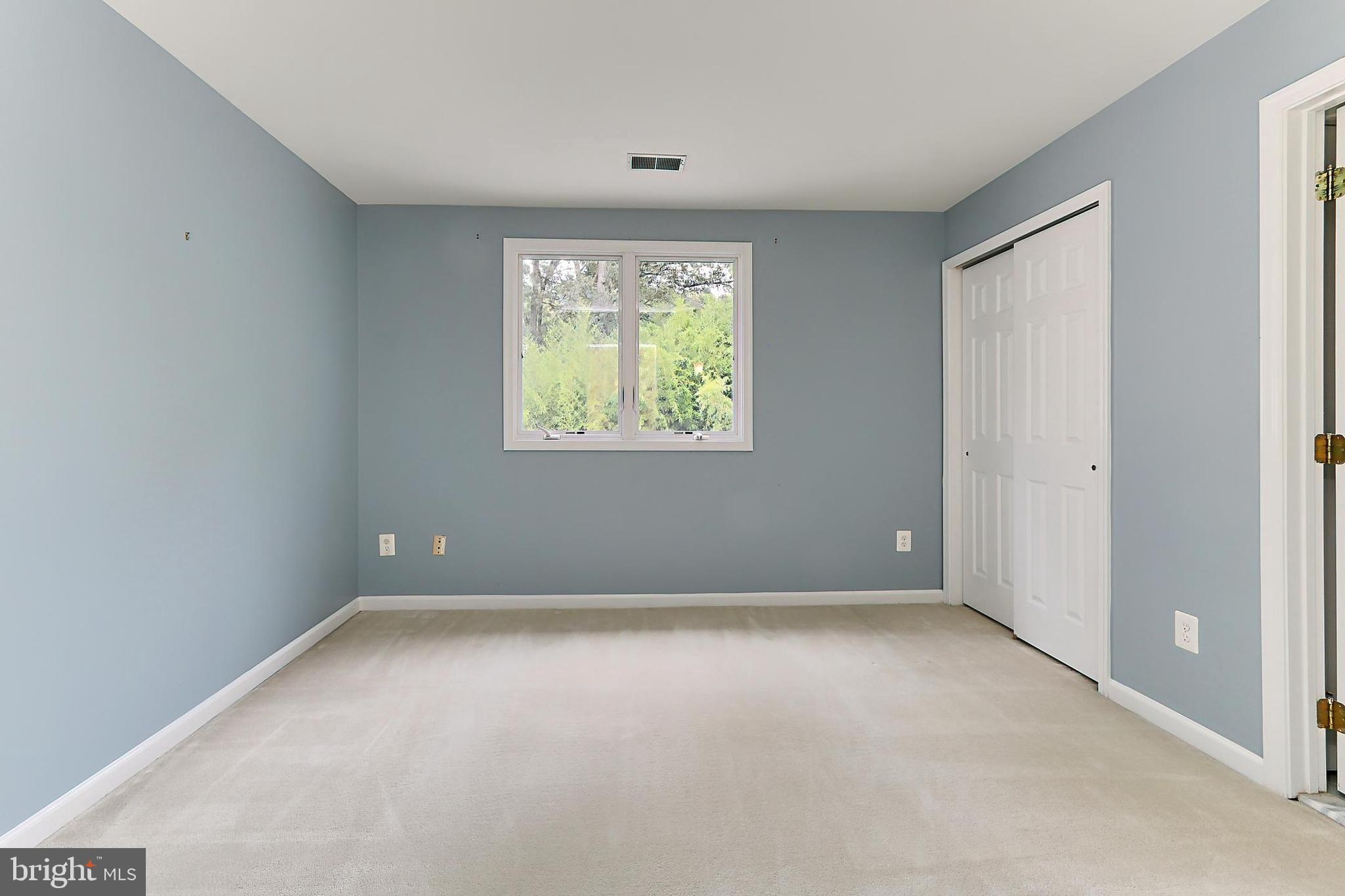 OAKTON WOODS - Residential