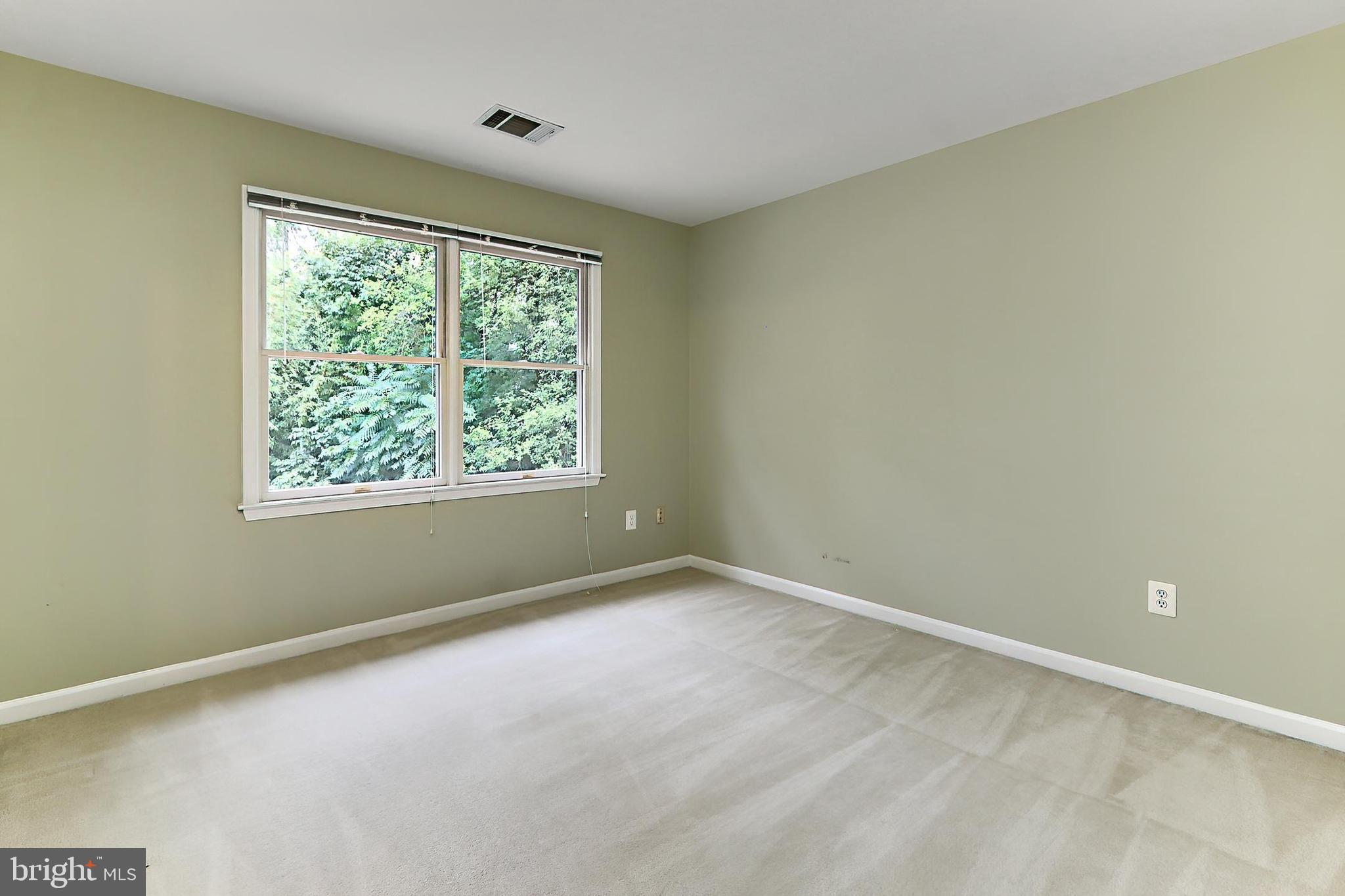 OAKTON WOODS - Residential