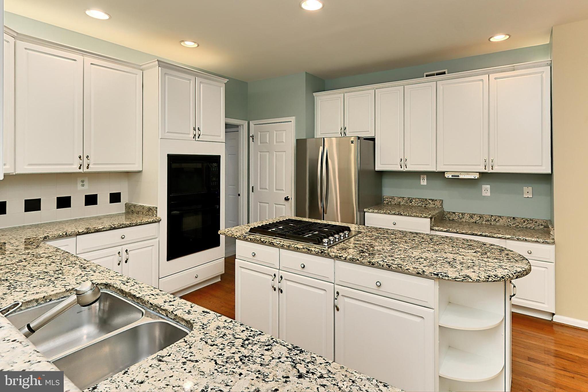 OAKTON WOODS - Residential